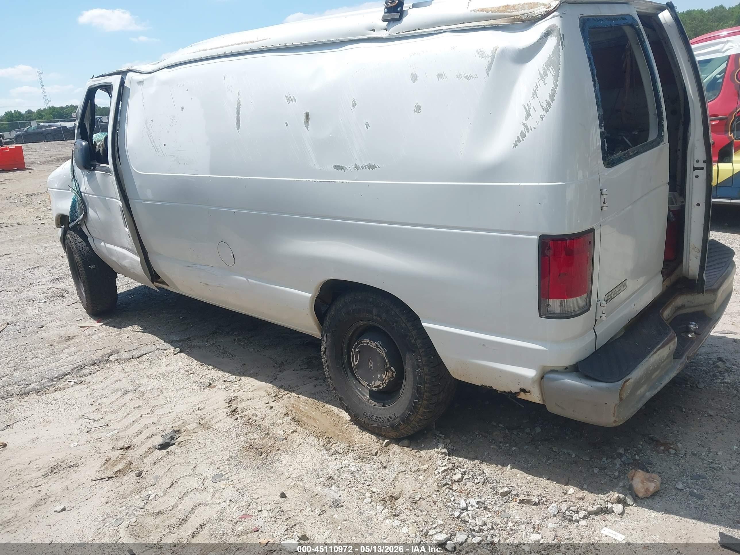 2000 Ford E-250 Commercial White vin: 1FTNE2423YHA31433