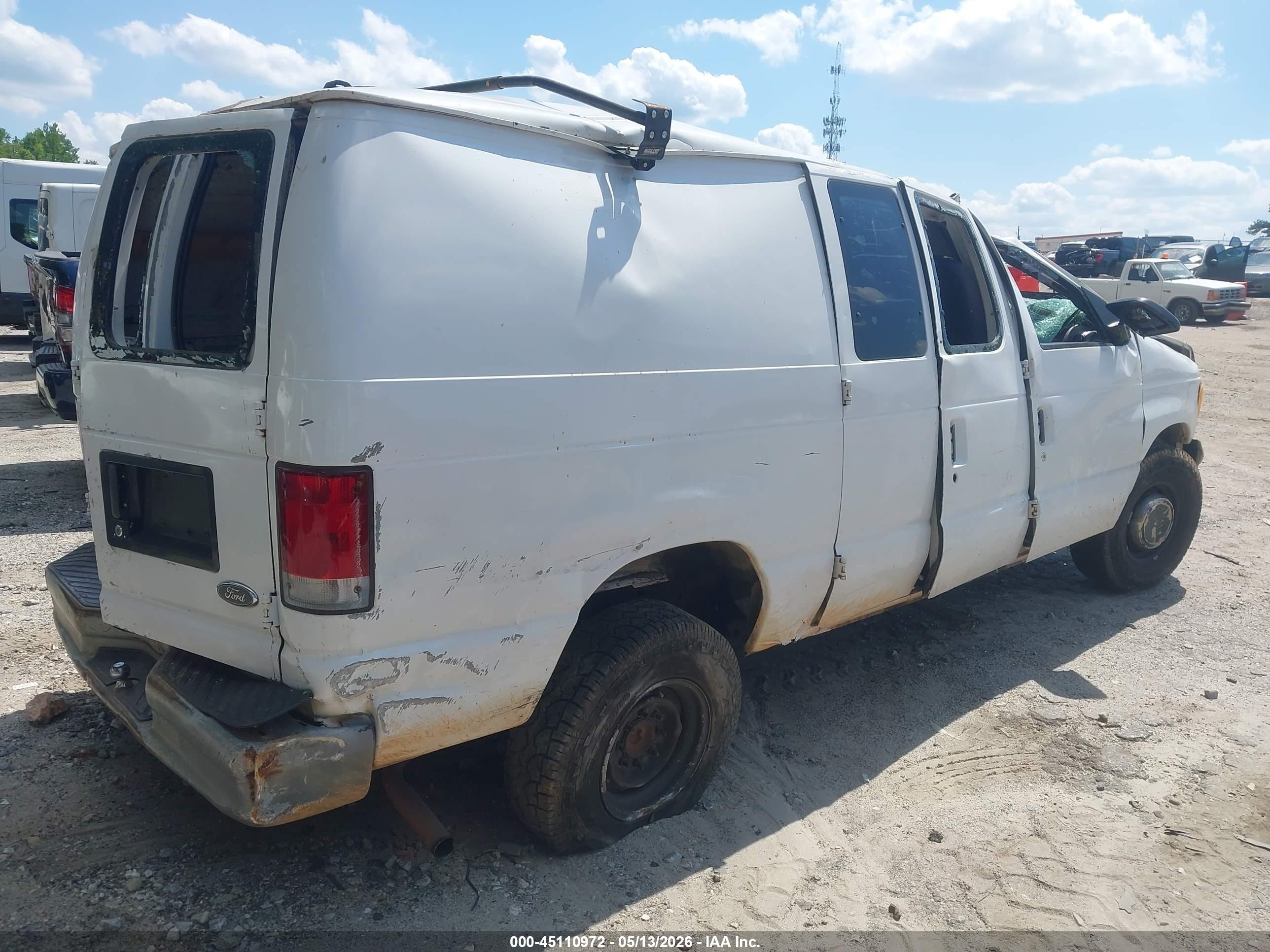 2000 Ford E-250 Commercial White vin: 1FTNE2423YHA31433