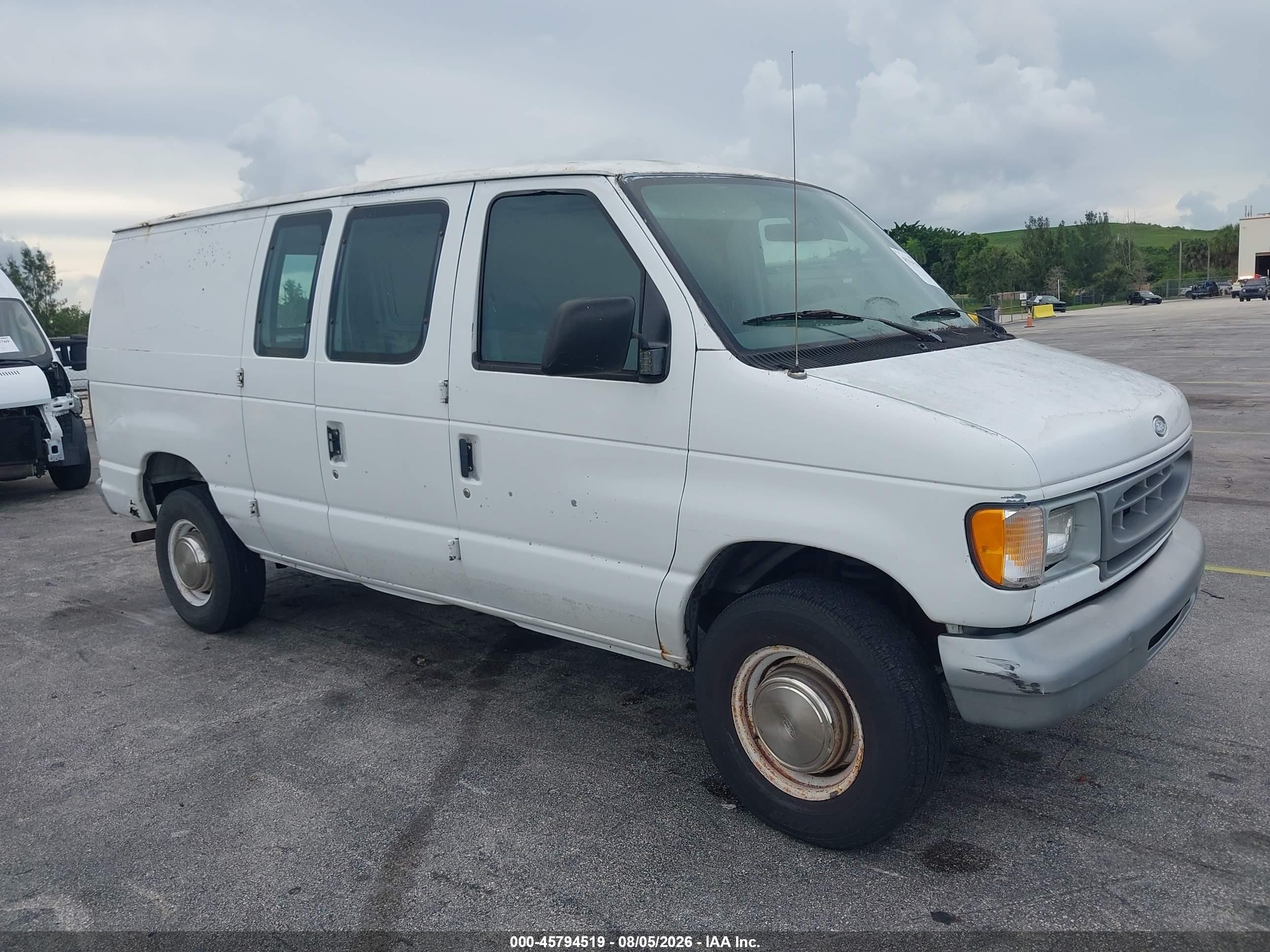 1FTNE2424YHB04566