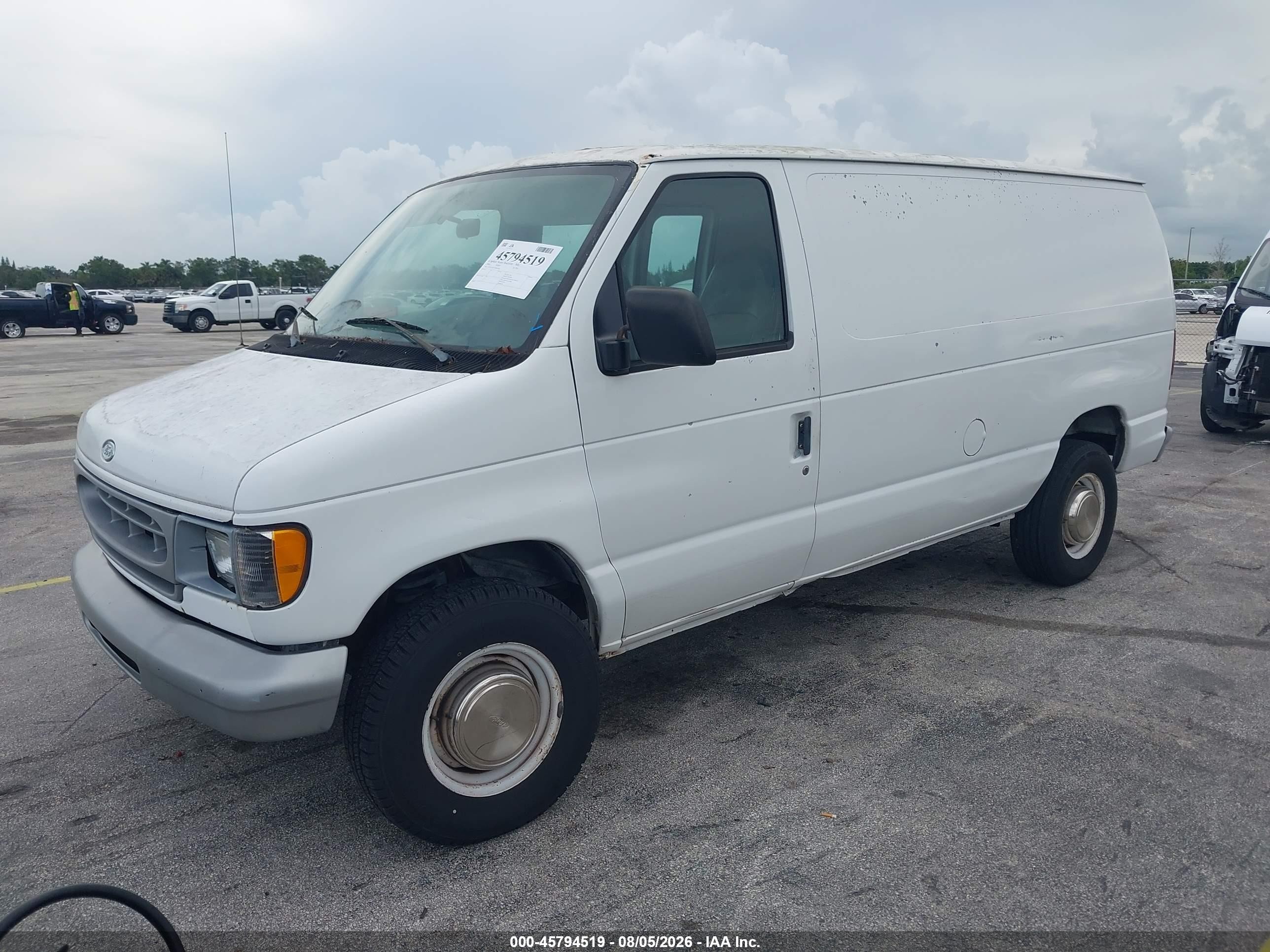 2000 Ford E-250 Commercial Белый vin: 1FTNE2424YHB04566