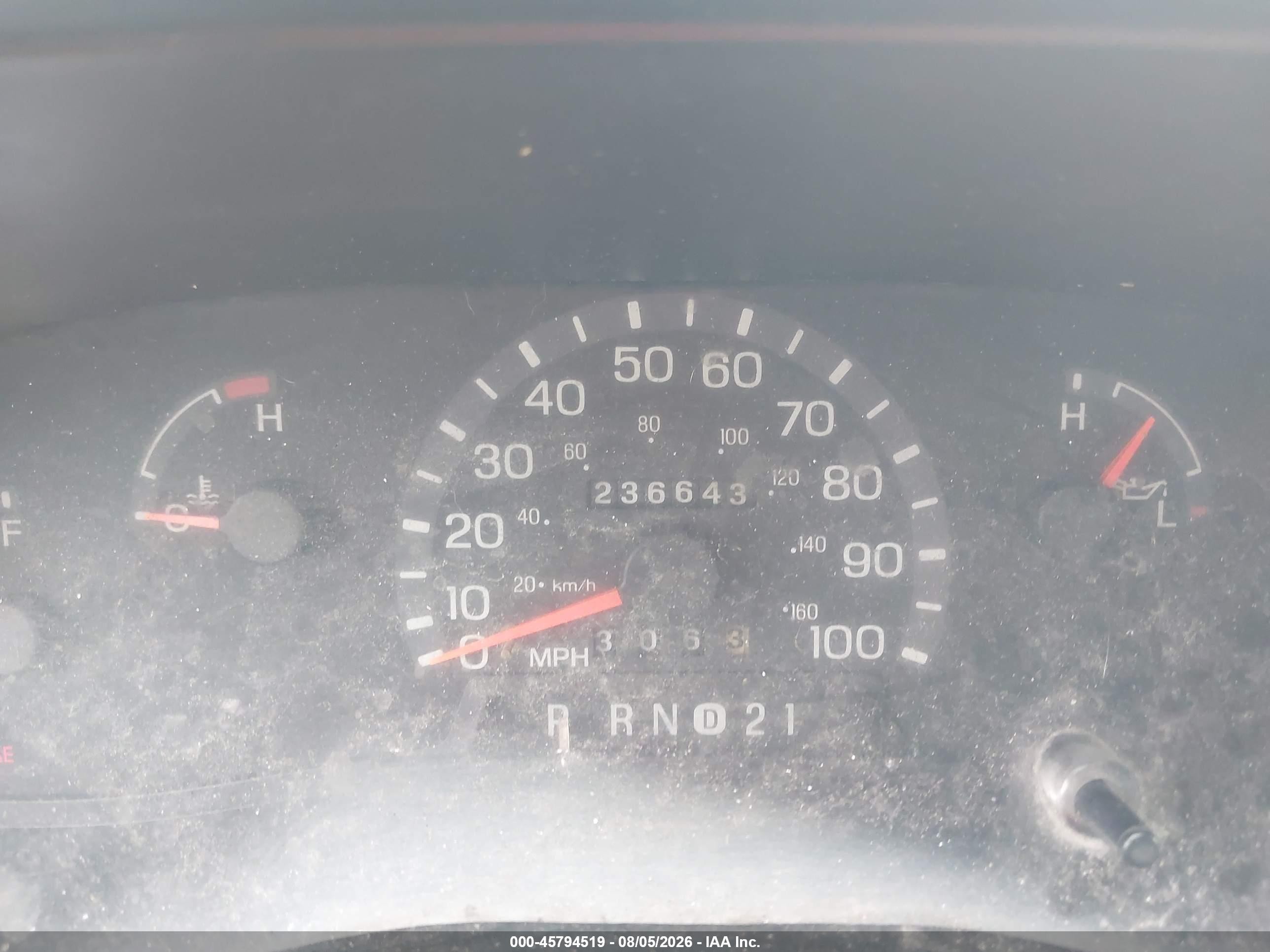 2000 Ford E-250 Commercial Белый vin: 1FTNE2424YHB04566