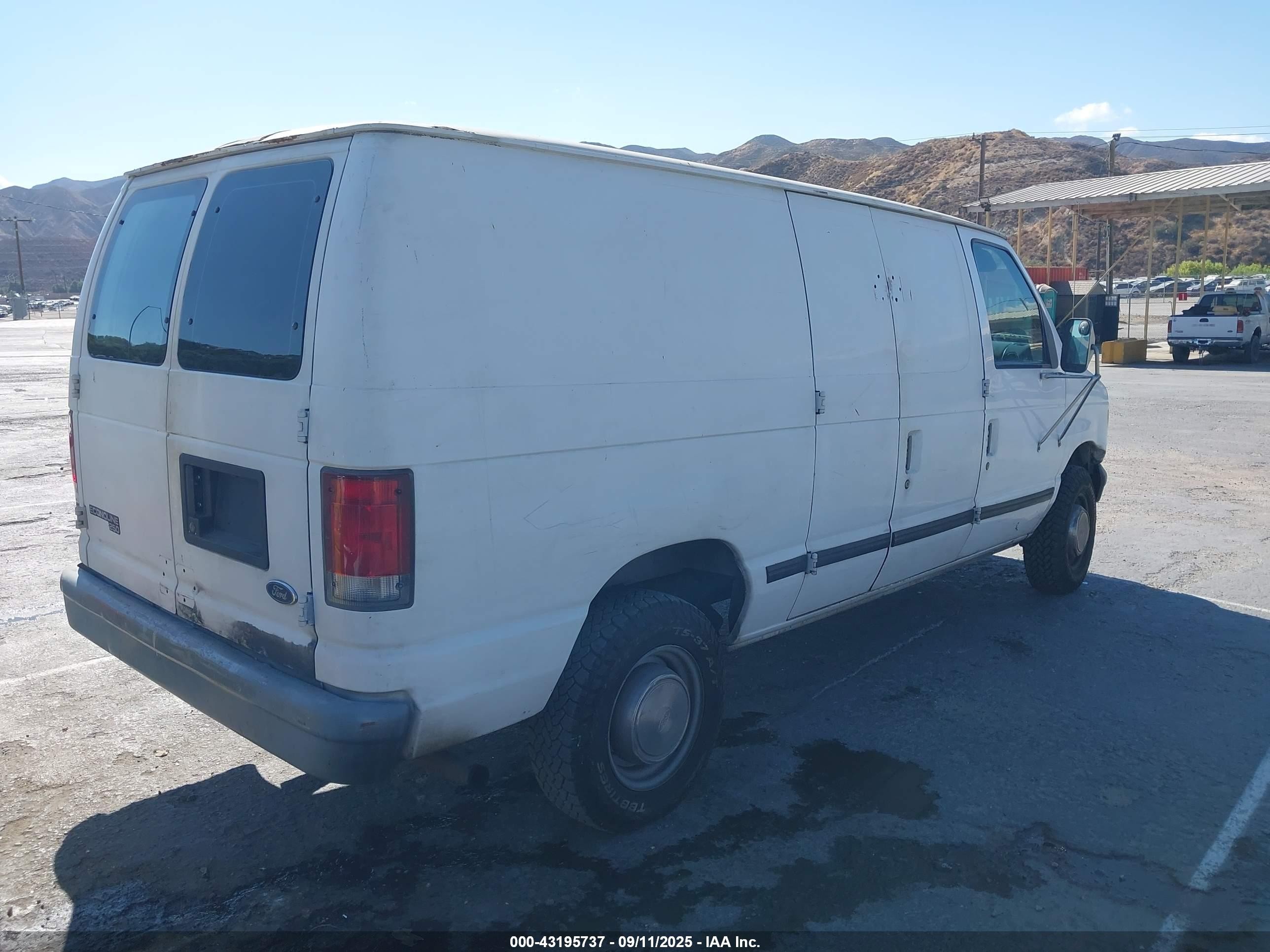 1998 Ford E-250 Commercial White vin: 1FTNE2426WHB91156