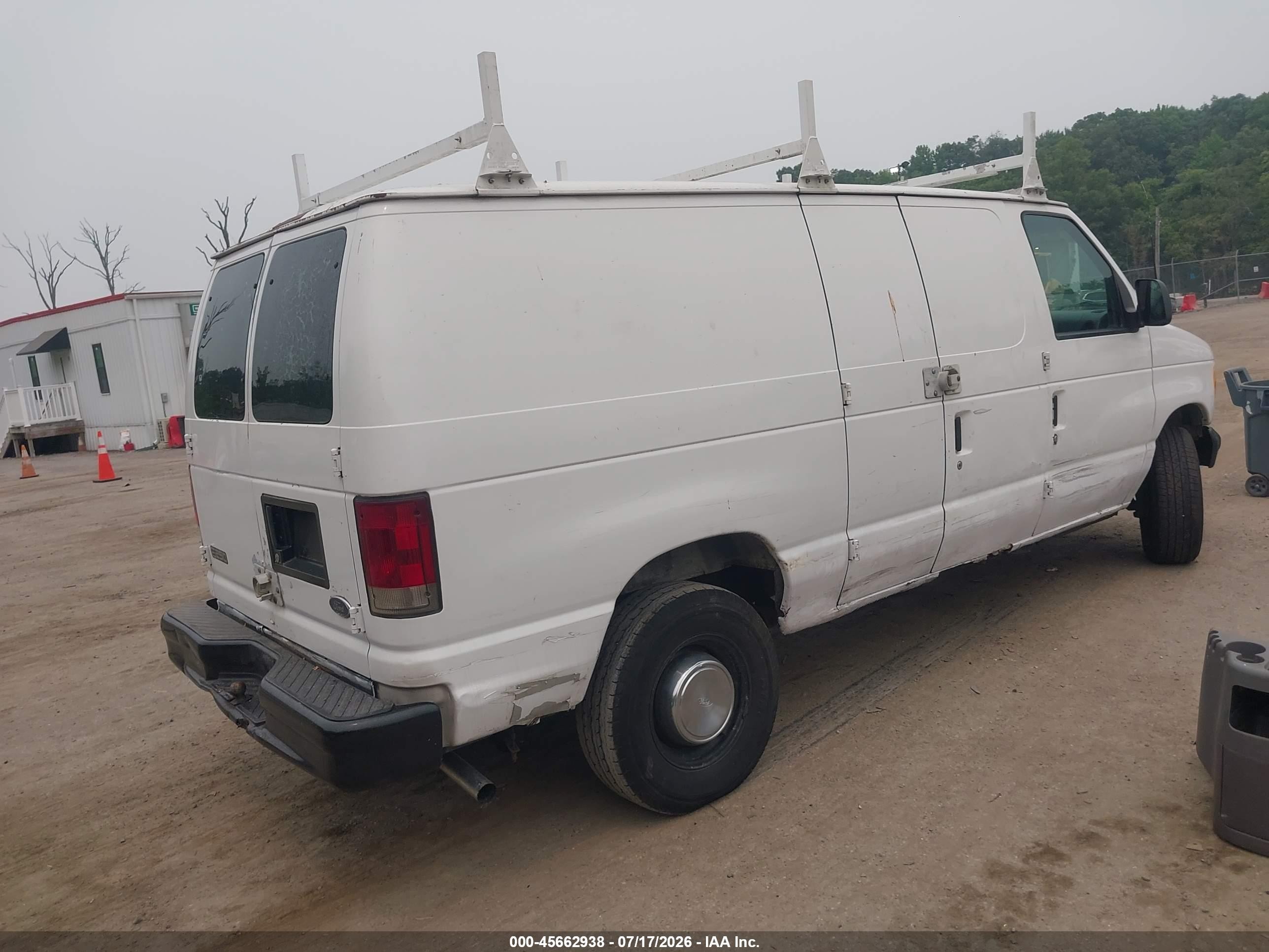 2000 Ford E-250 Commercial White vin: 1FTNE2426YHB36807