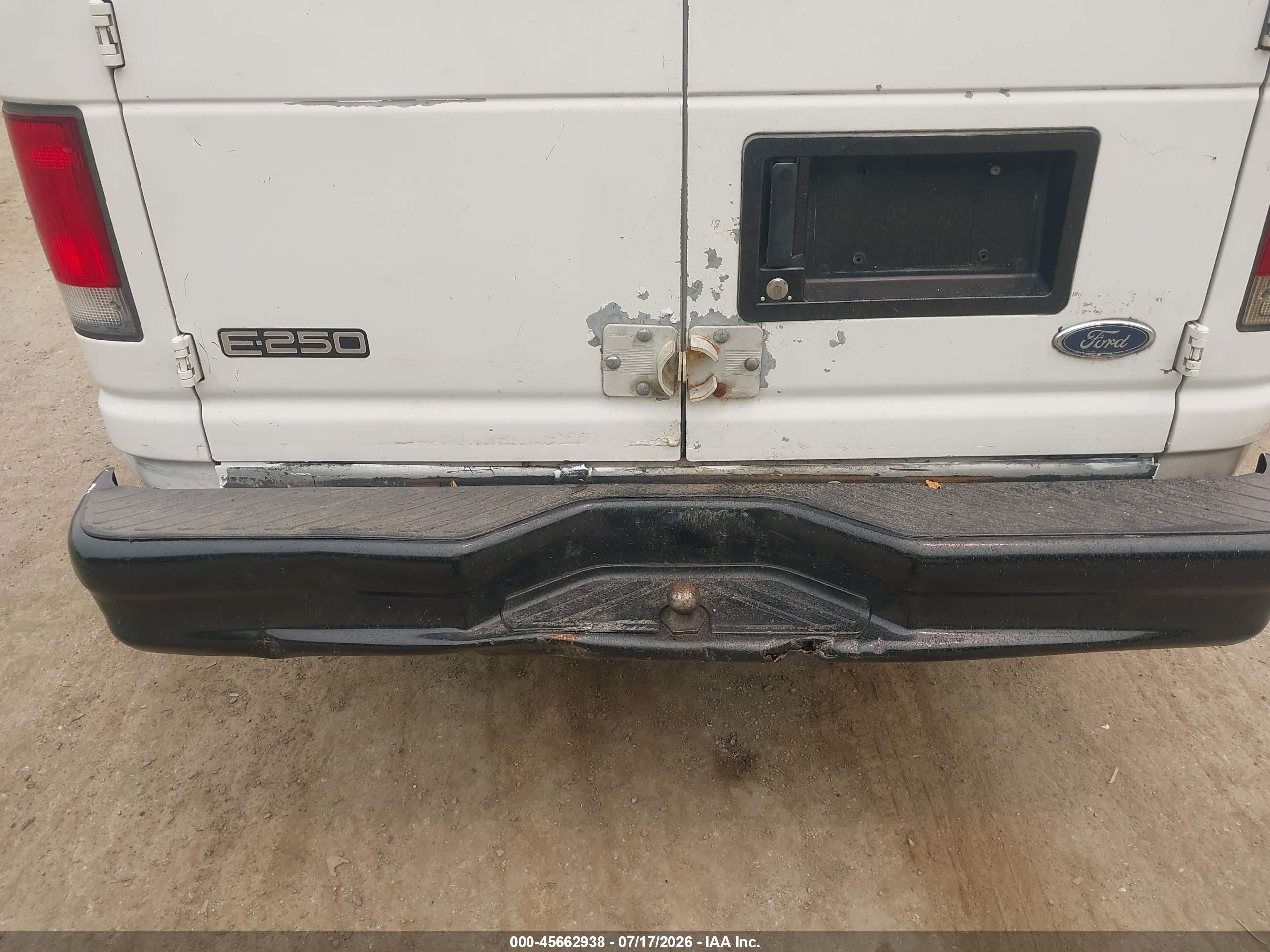 2000 Ford E-250 Commercial White vin: 1FTNE2426YHB36807