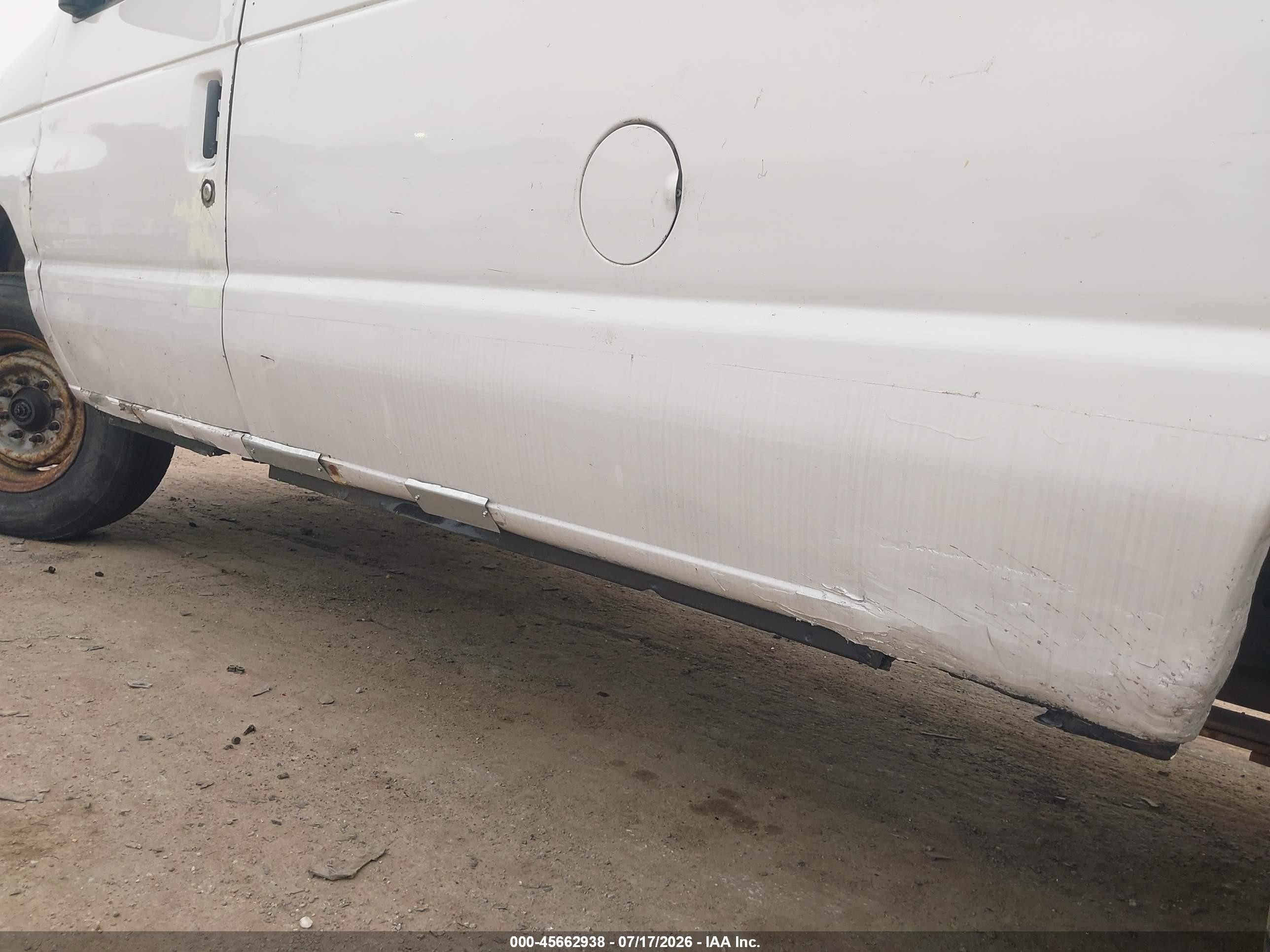 2000 Ford E-250 Commercial White vin: 1FTNE2426YHB36807