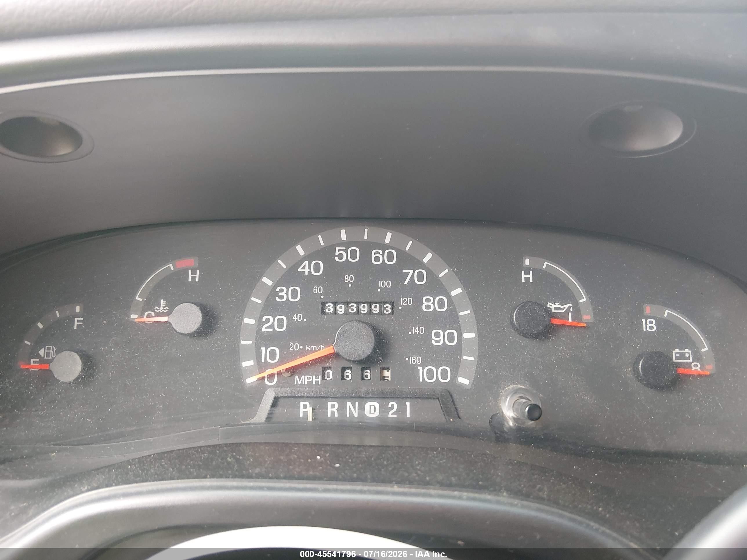 2000 Ford E-250 Commercial White vin: 1FTNE2428YHA09122