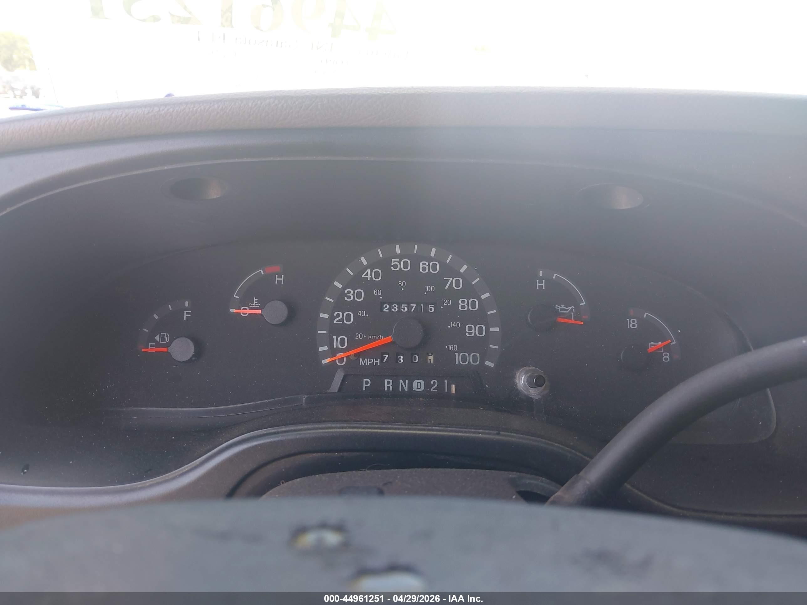 2000 Ford E-250 Commercial White vin: 1FTNE242XYHA45989