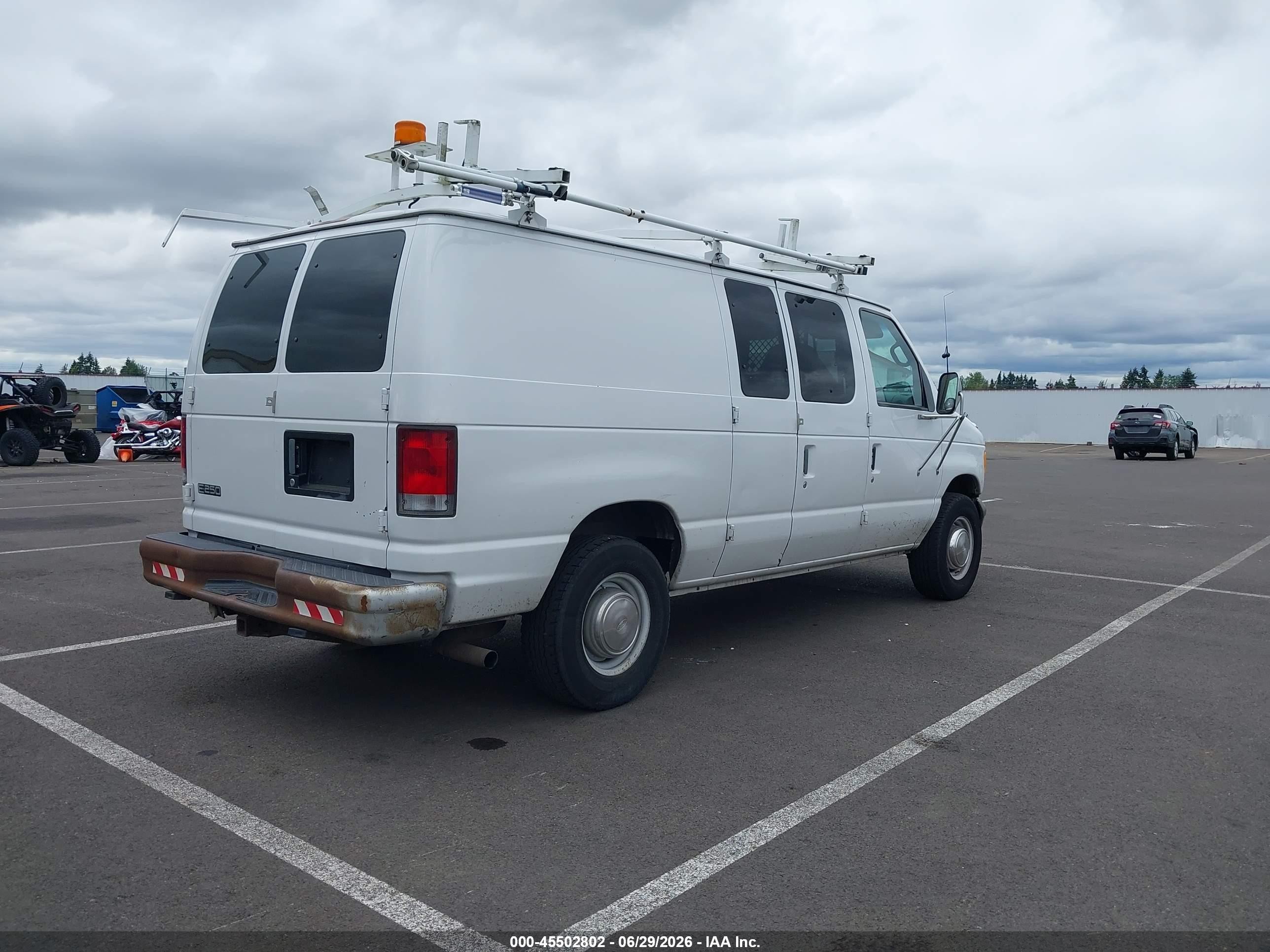 2002 Ford E-250 Commercial/recreational White vin: 1FTNE24L02HB36723