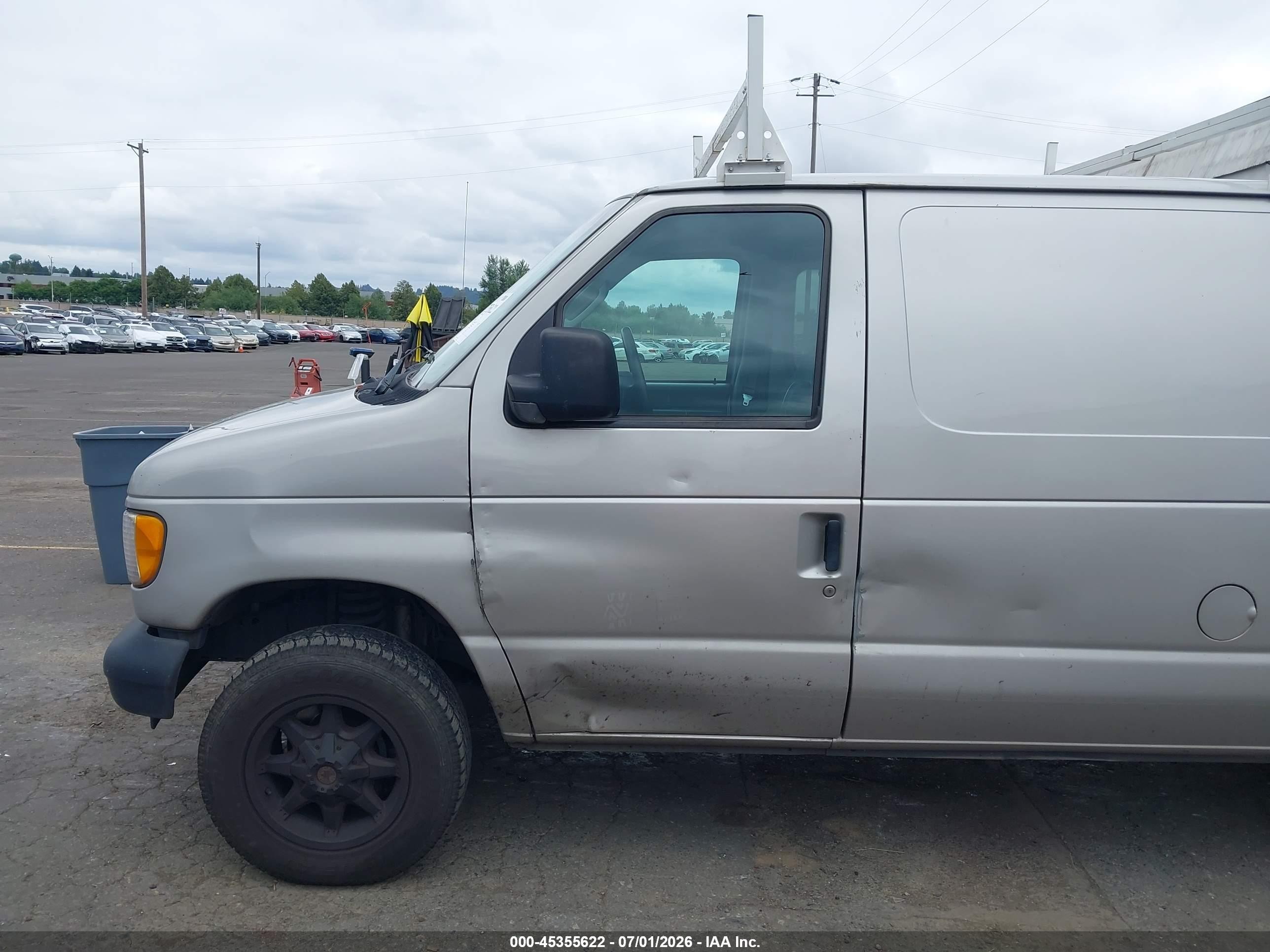2003 Ford E-250 Commercial/recreational Silver vin: 1FTNE24L03HA83331