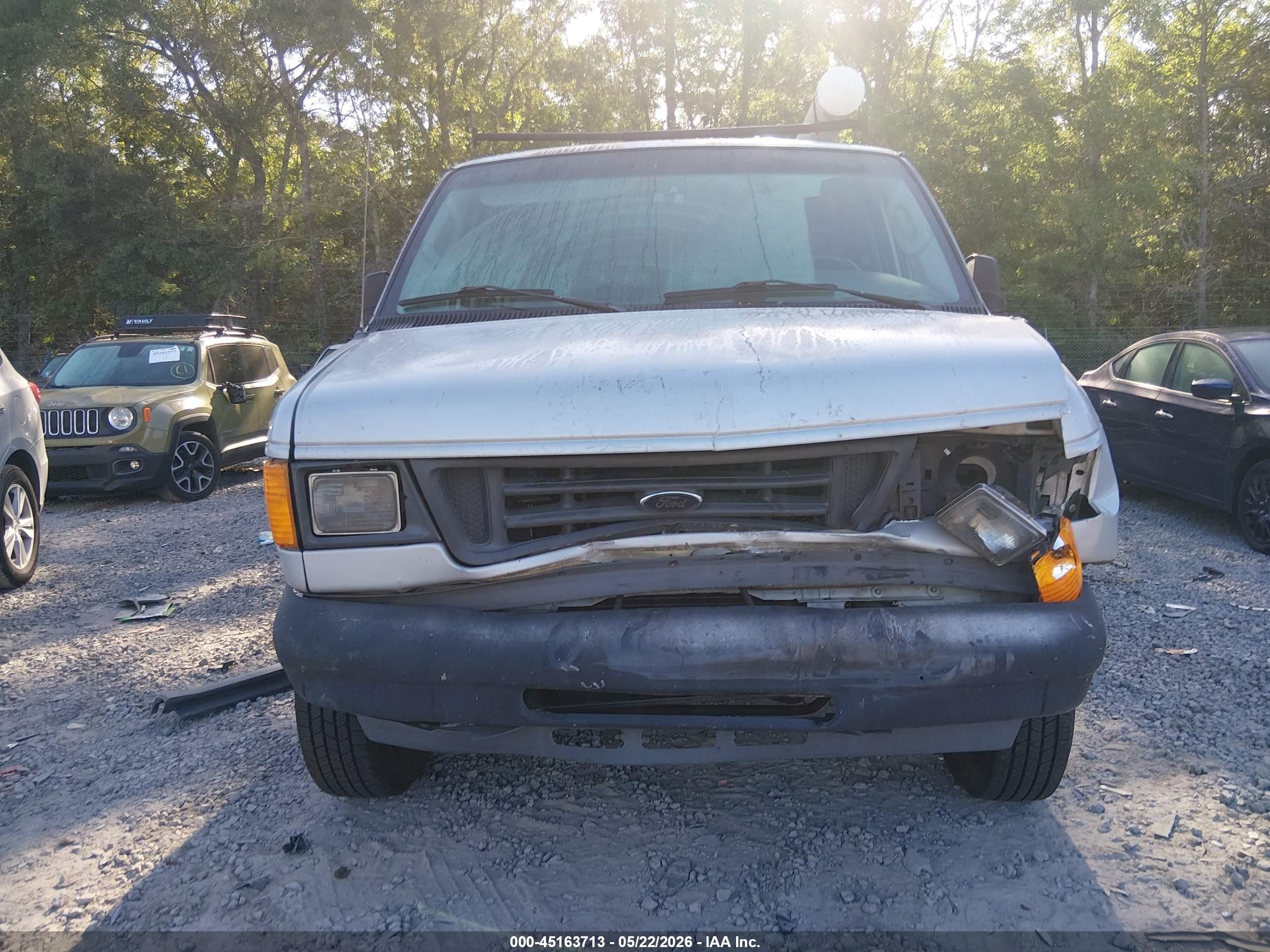 2004 Ford E-250 Commercial/recreational Silver vin: 1FTNE24L04HA55983