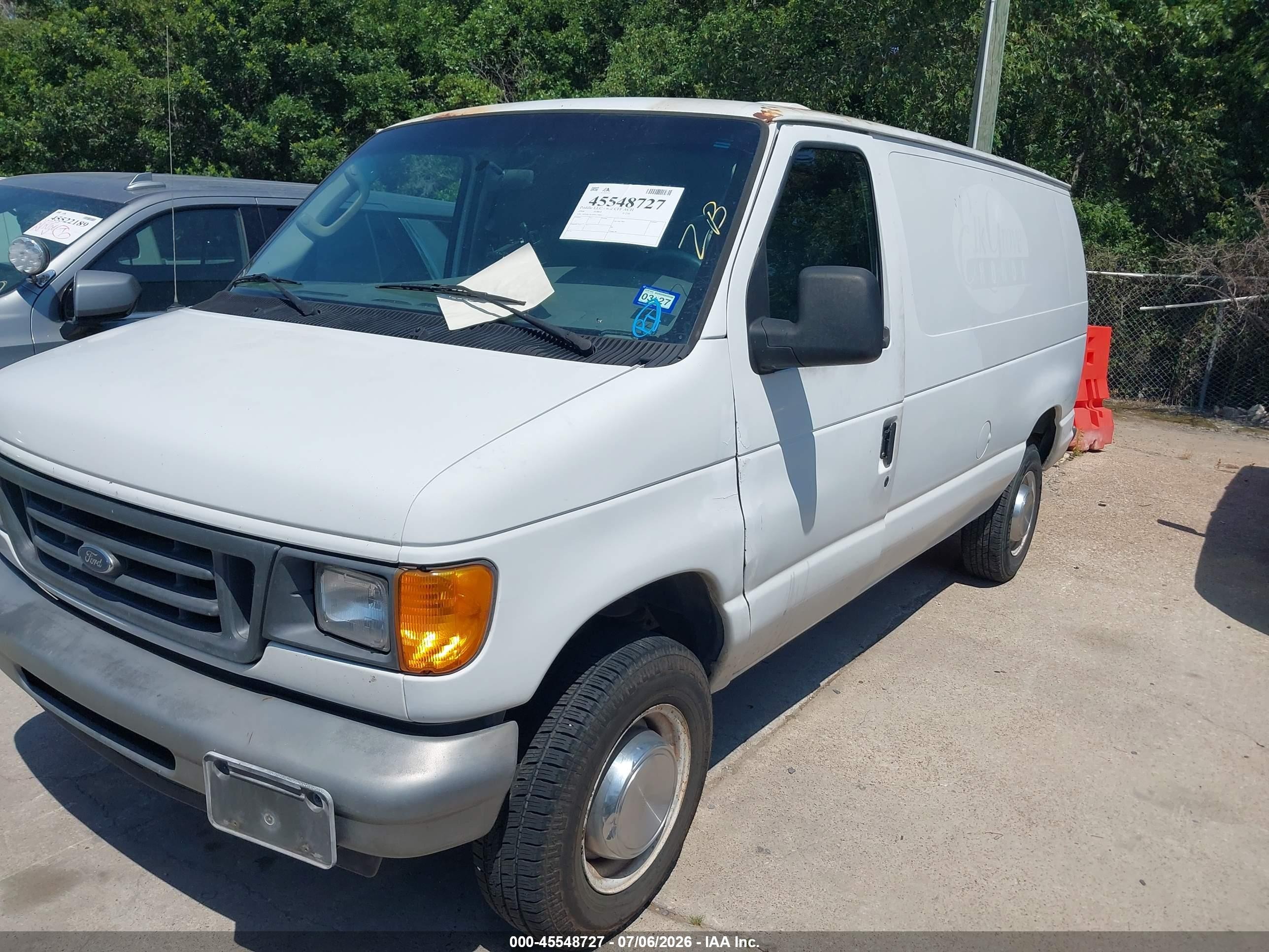 2004 Ford E-250 Commercial/recreational White vin: 1FTNE24L04HA79443