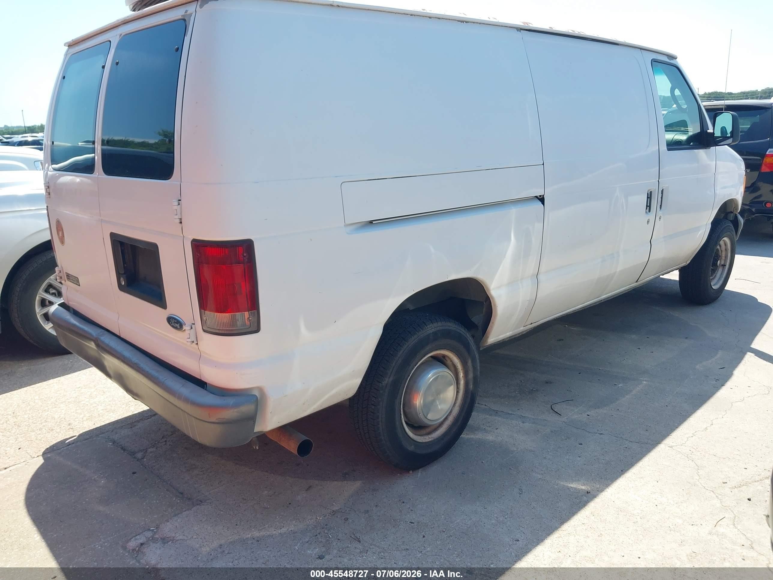 2004 Ford E-250 Commercial/recreational White vin: 1FTNE24L04HA79443