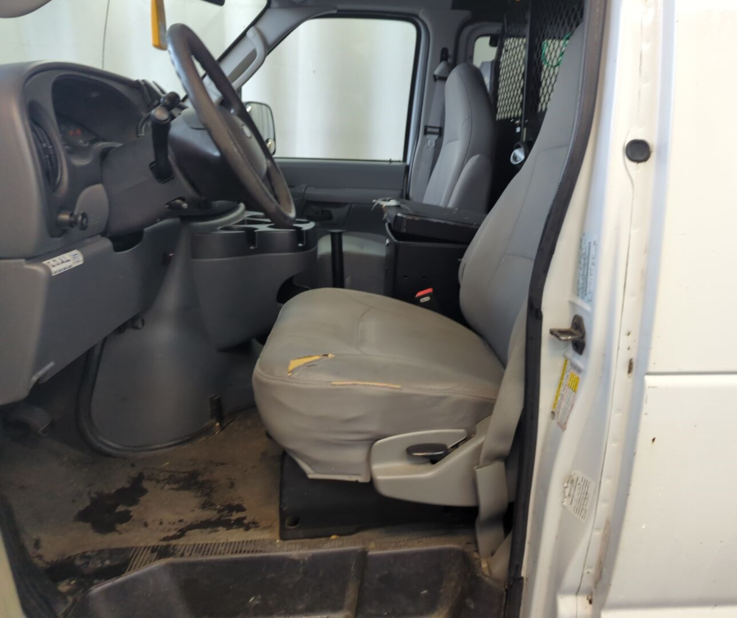 2007 Ford Econoline E250 Van vin: 1FTNE24L07DA44123