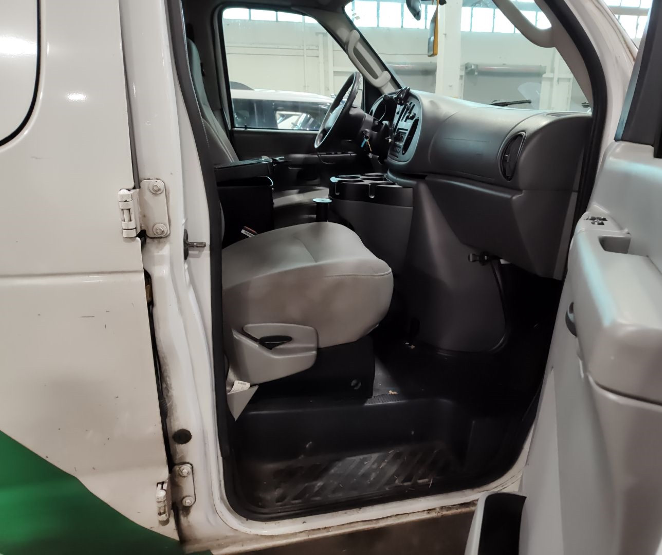 2007 Ford Econoline E250 Van vin: 1FTNE24L07DA44123