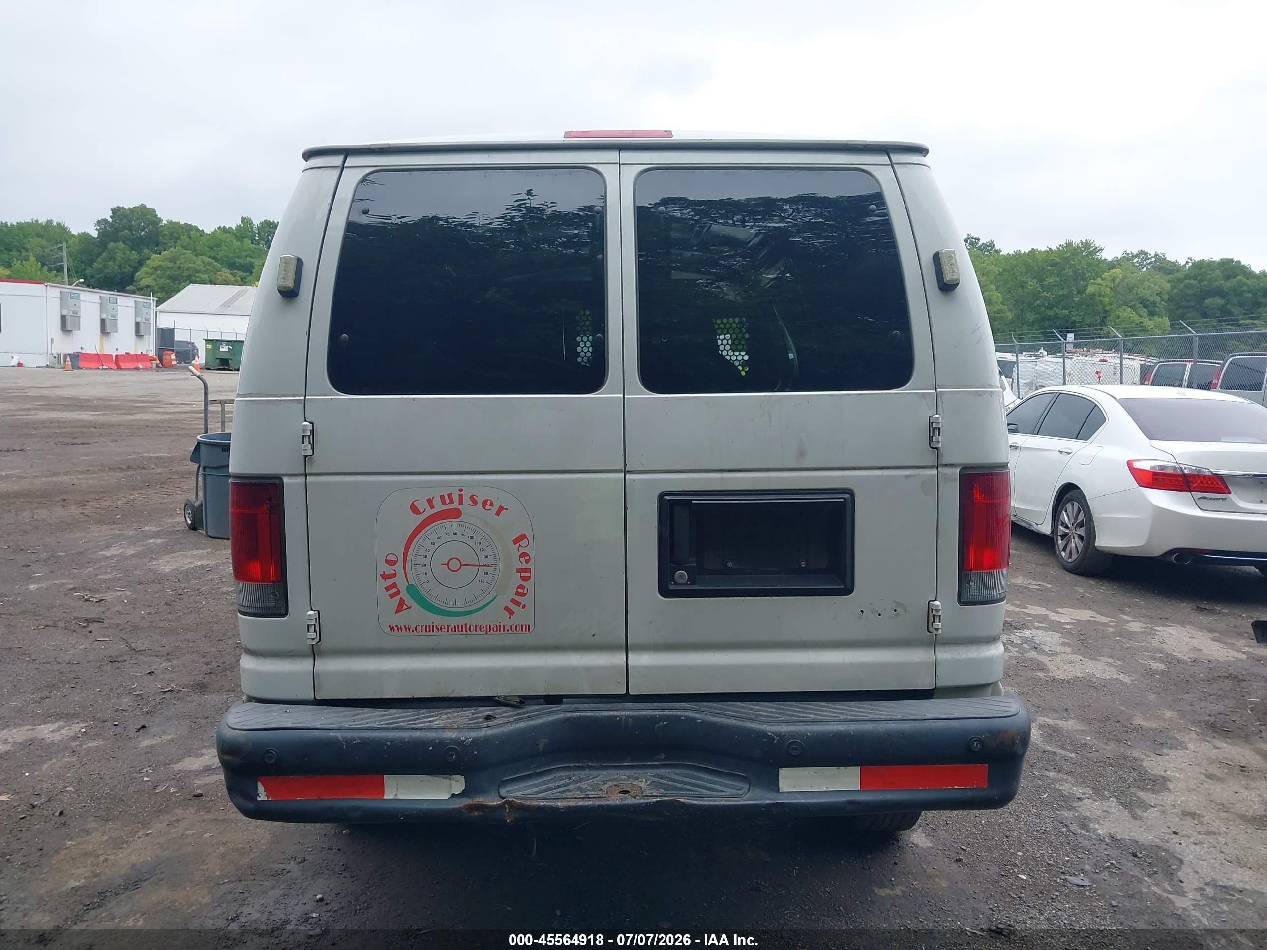 2009 Ford E-250 Commercial/recreational White vin: 1FTNE24L09DA81952