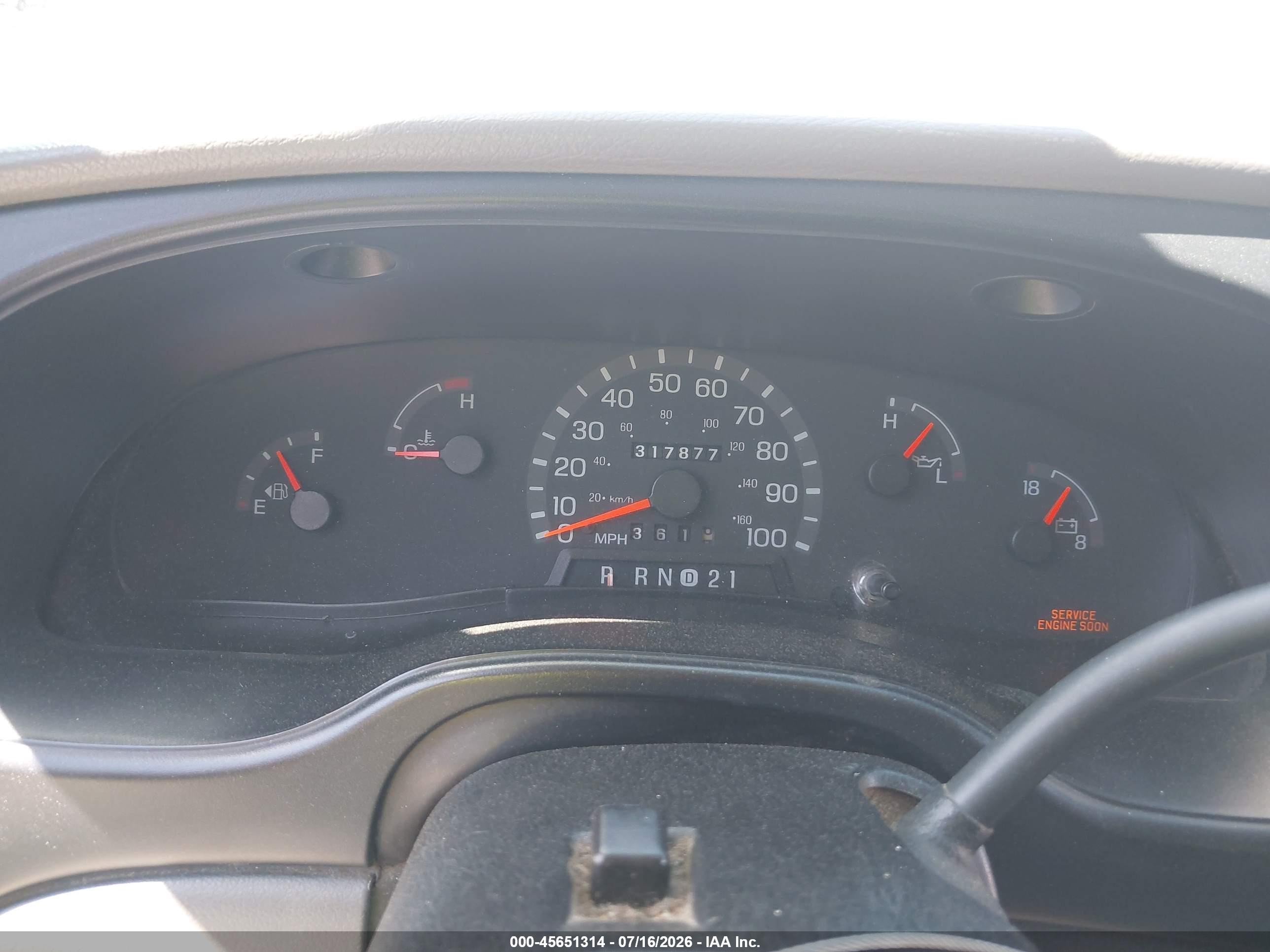 2001 Ford E-250 Commercial/recreational White vin: 1FTNE24L11HA26732