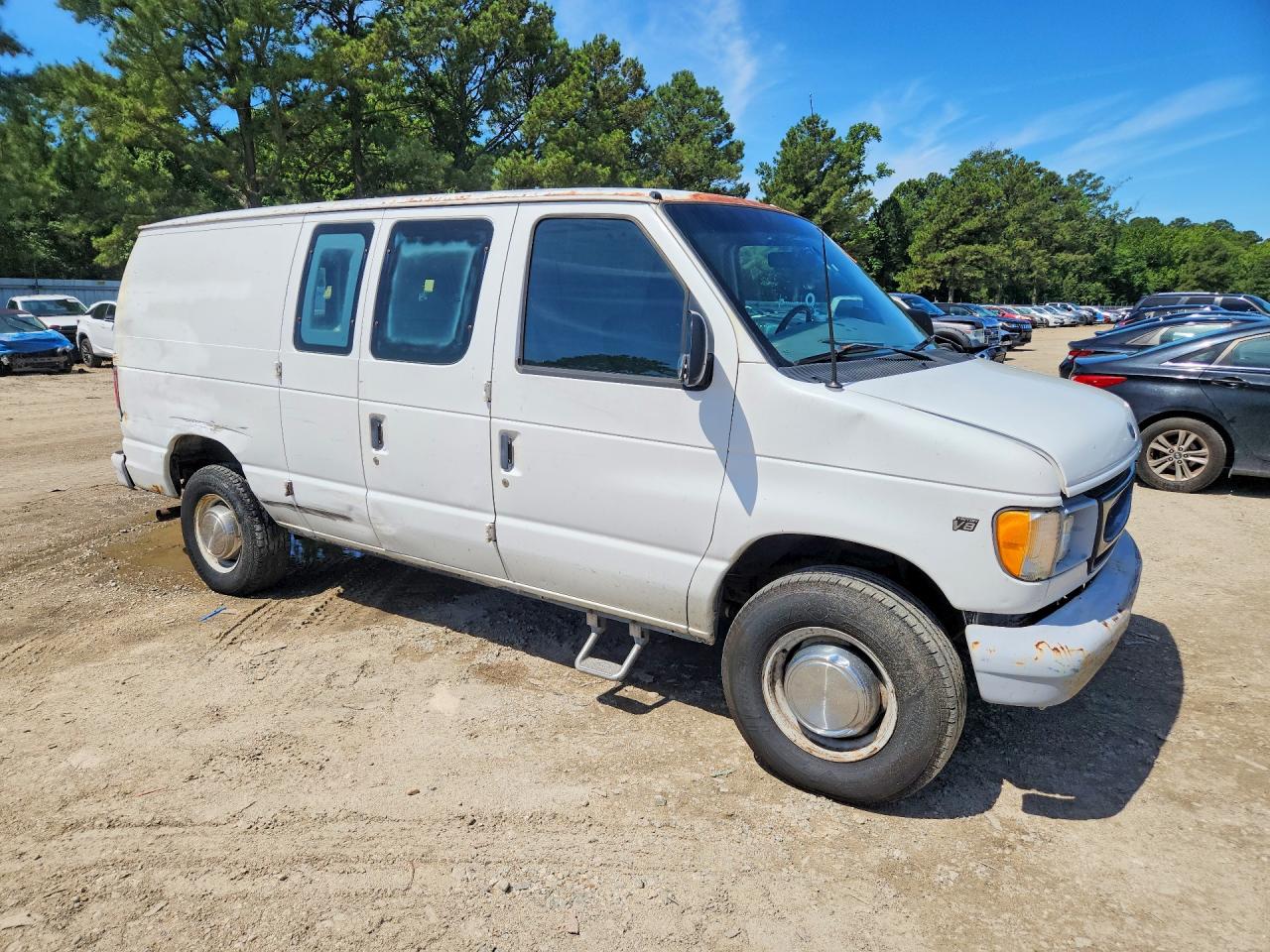 2001 Ford Econoline E250 Van White vin: 1FTNE24L11HA36919