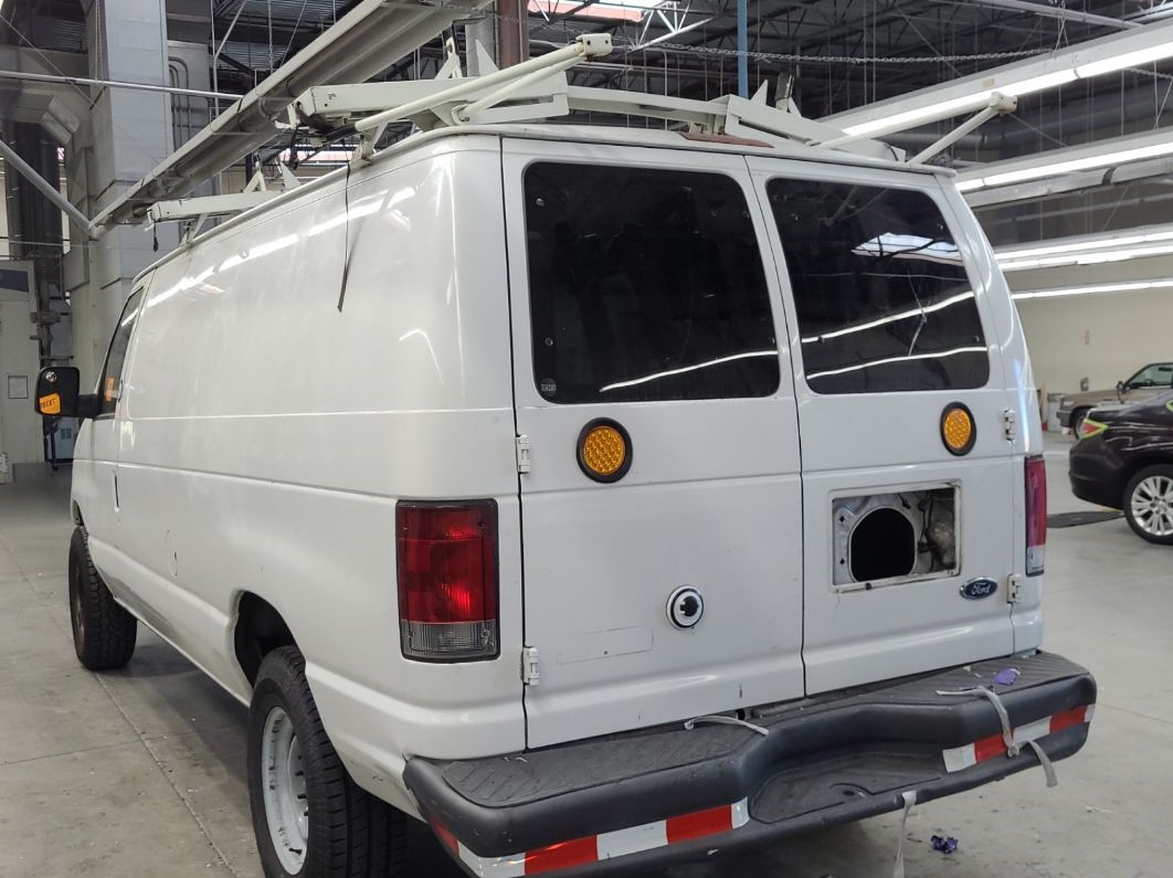 2007 Ford Econoline E250 Van vin: 1FTNE24L17DA44163
