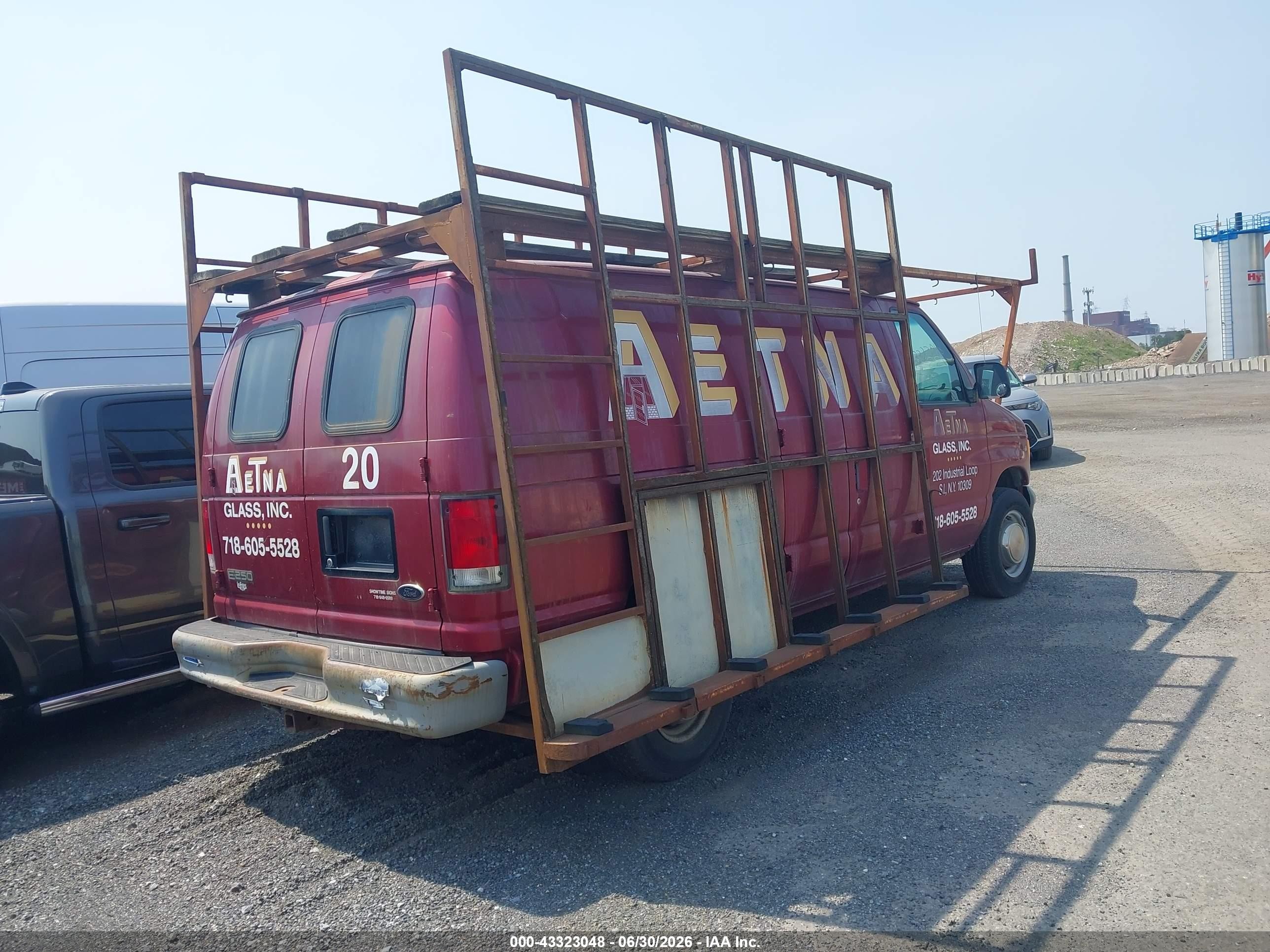 2000 Ford E-250 Commercial/recreational Red vin: 1FTNE24L1YHA32475