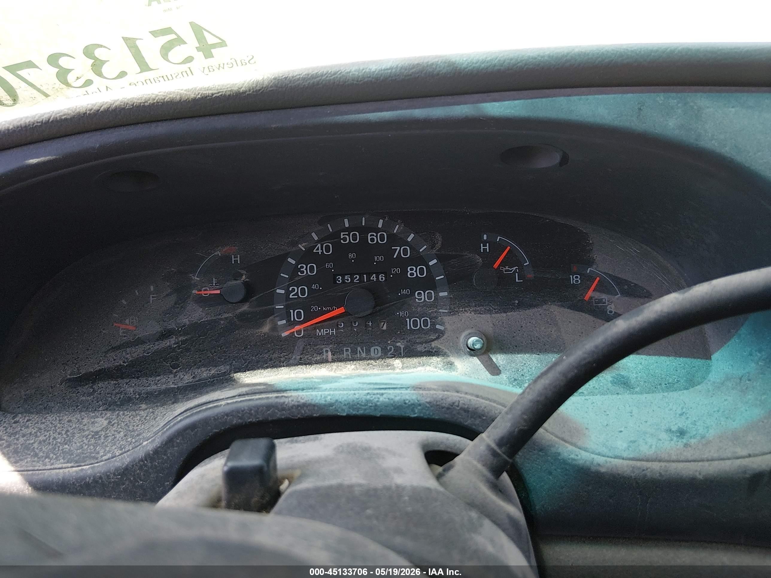2003 Ford E-250 Commercial/recreational White vin: 1FTNE24L23HA55062