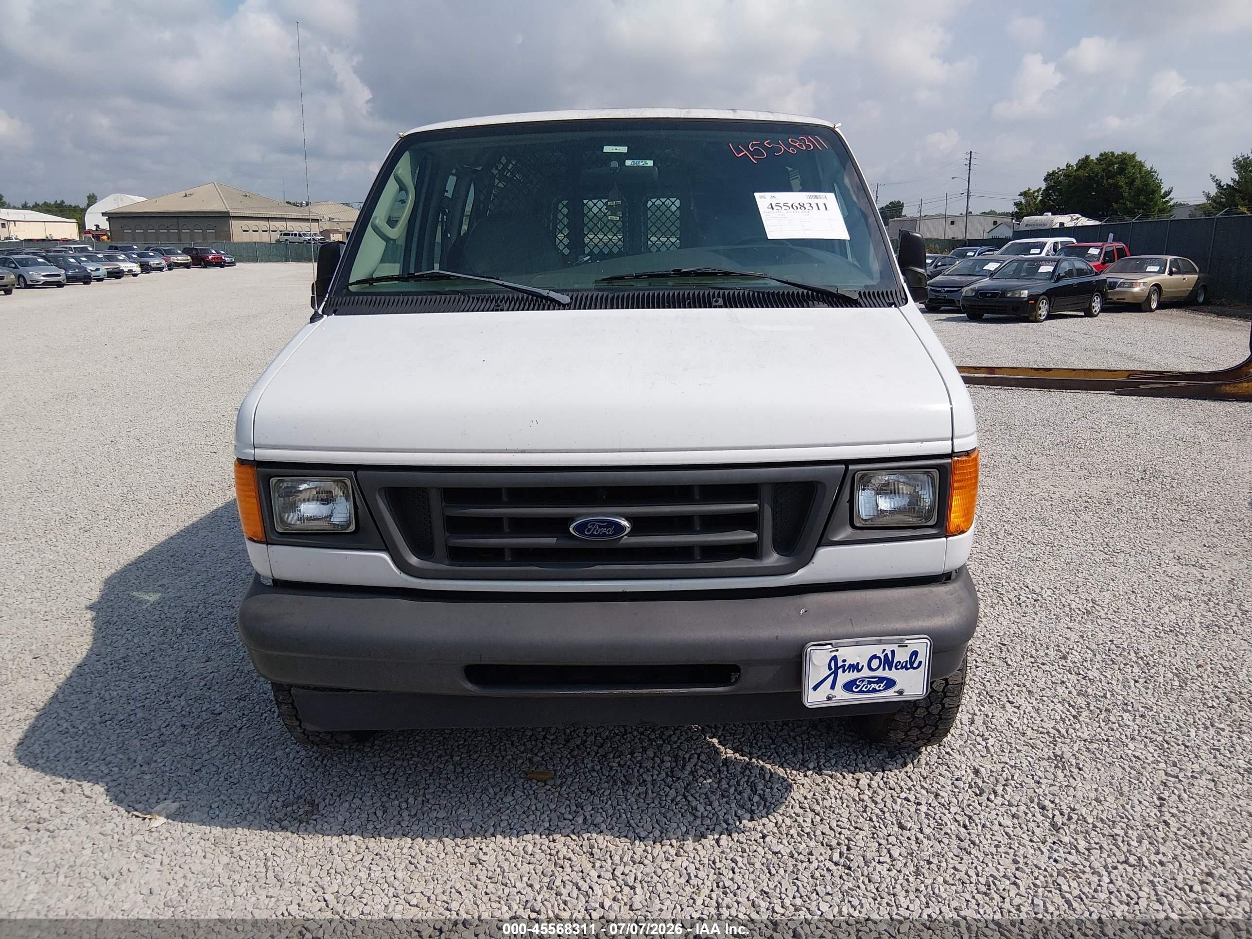 2003 Ford E-250 Commercial/recreational White vin: 1FTNE24L23HC04652