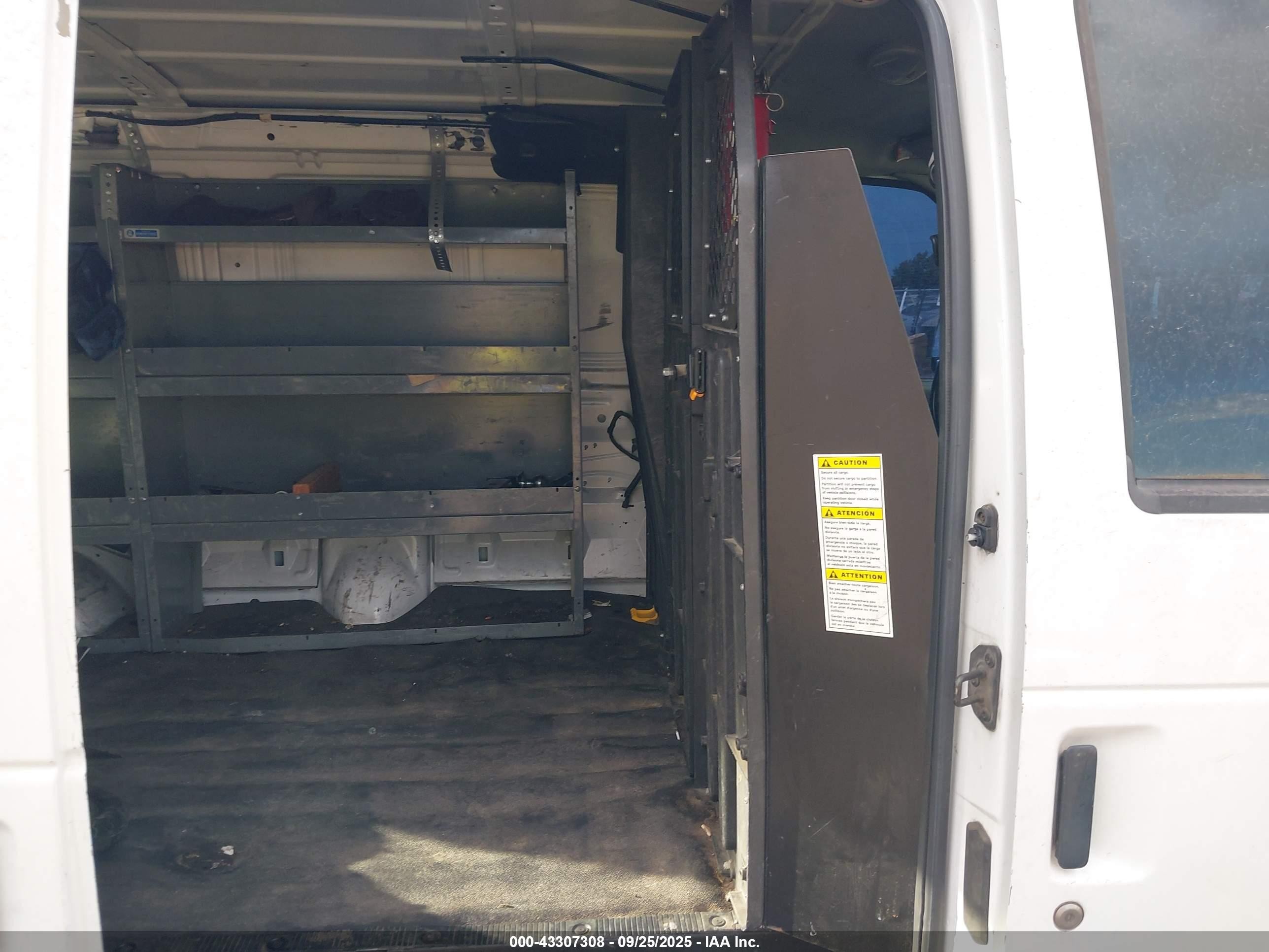 2006 Ford E-250 Commercial/recreational White vin: 1FTNE24L26DB34145