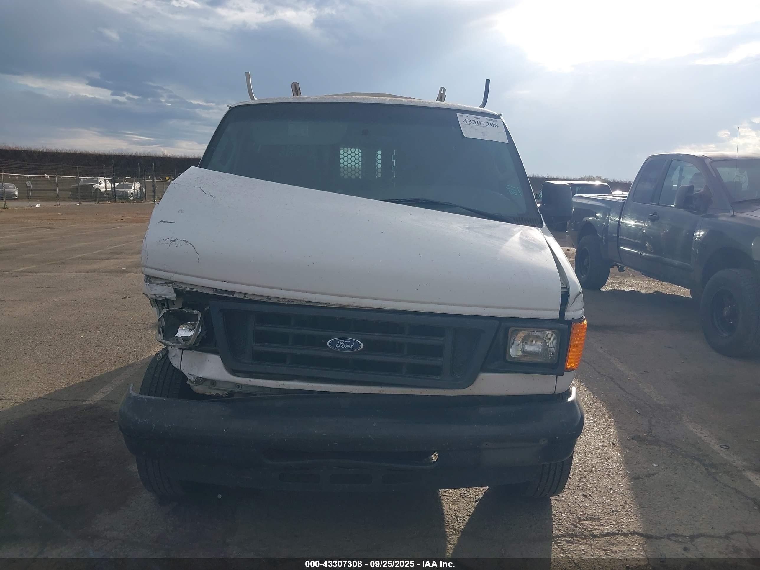 2006 Ford E-250 Commercial/recreational White vin: 1FTNE24L26DB34145