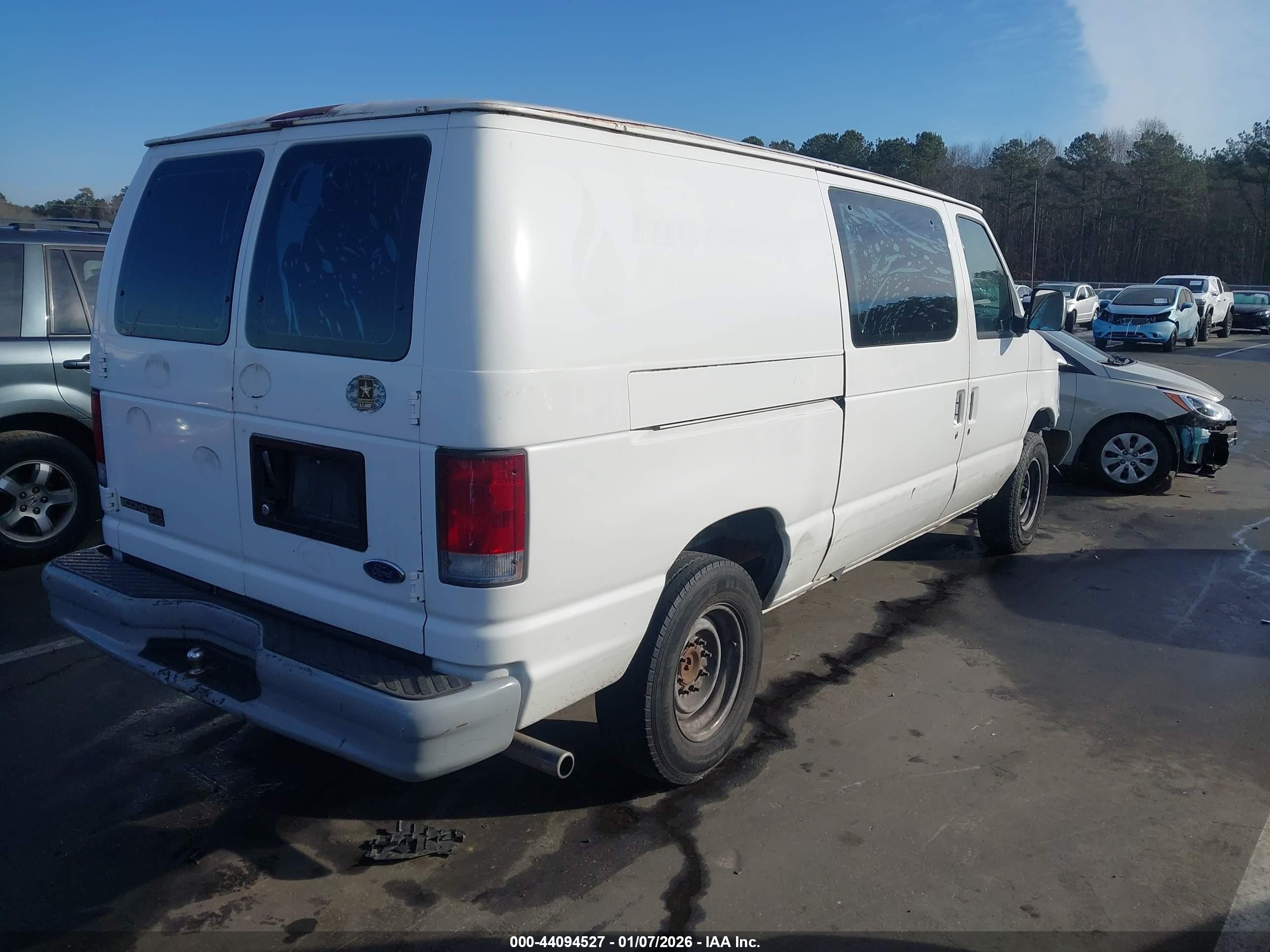 1998 Ford E-250 Commercial/recreational White vin: 1FTNE24L2WHA06402