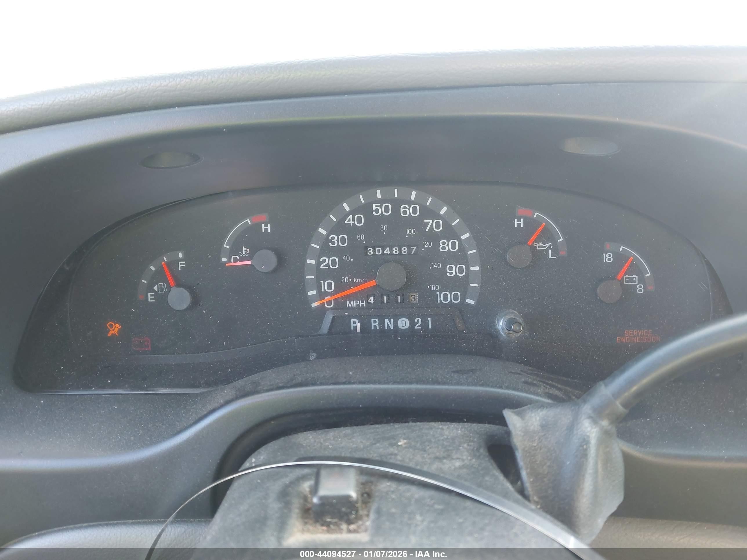 1998 Ford E-250 Commercial/recreational White vin: 1FTNE24L2WHA06402