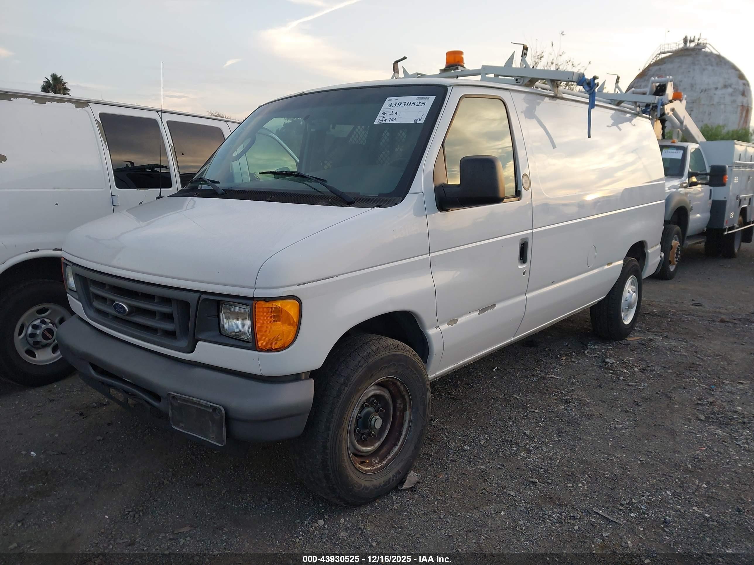 2007 Ford E-250 Commercial/recreational White vin: 1FTNE24L37DA70862