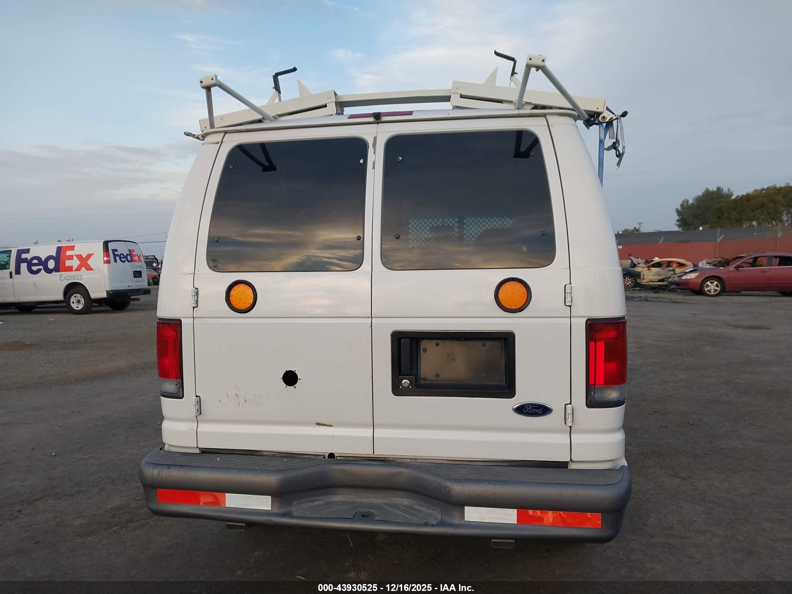 2007 Ford E-250 Commercial/recreational White vin: 1FTNE24L37DA70862