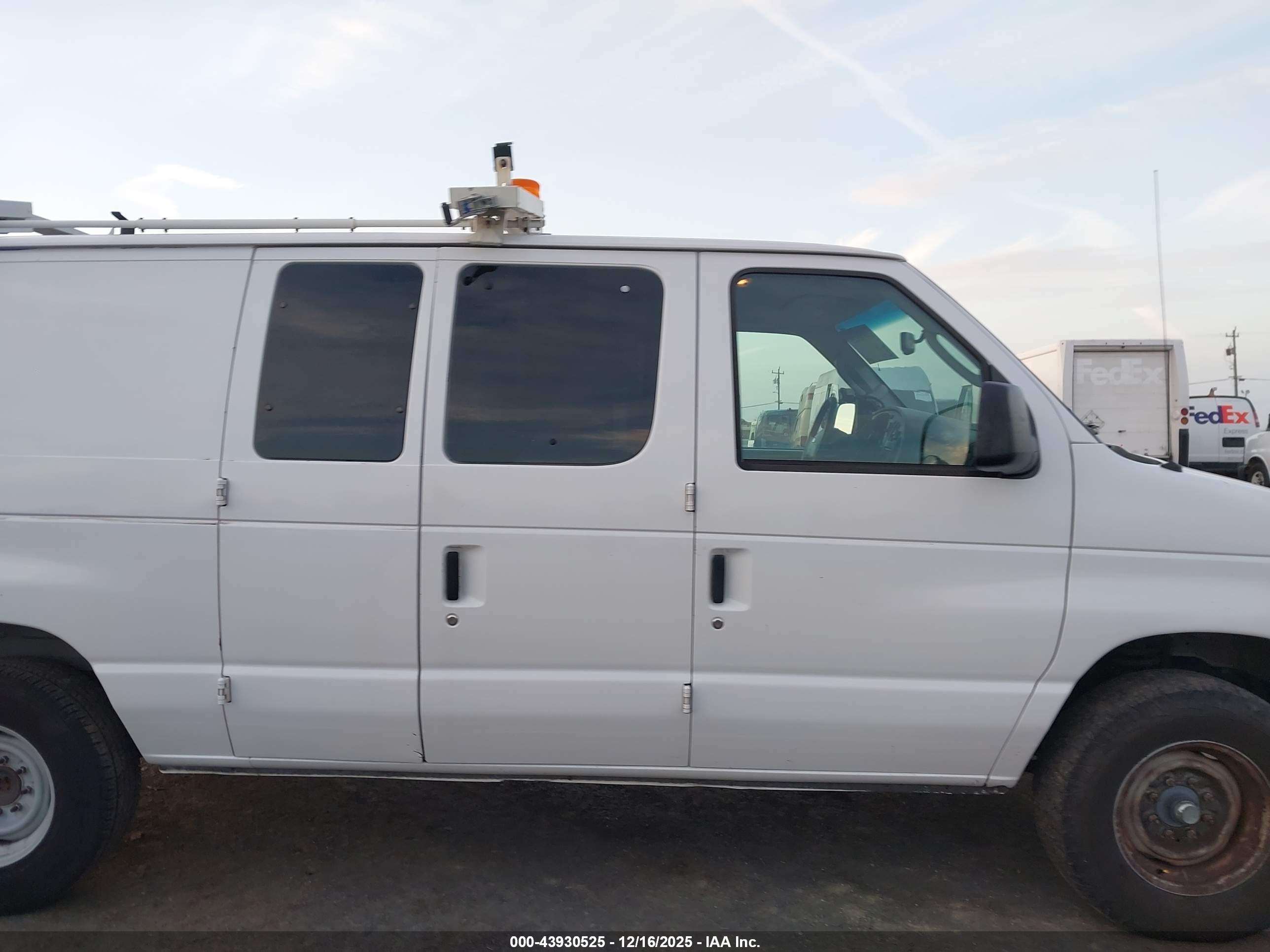 2007 Ford E-250 Commercial/recreational White vin: 1FTNE24L37DA70862