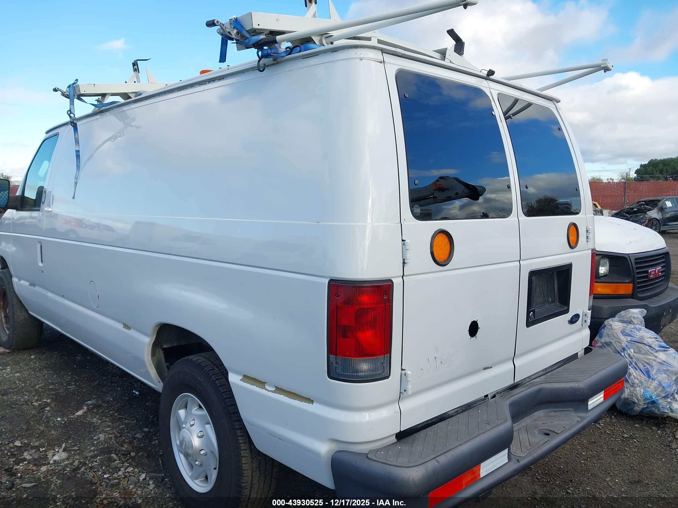 2007 Ford E-250 Commercial/recreational White vin: 1FTNE24L37DA70862