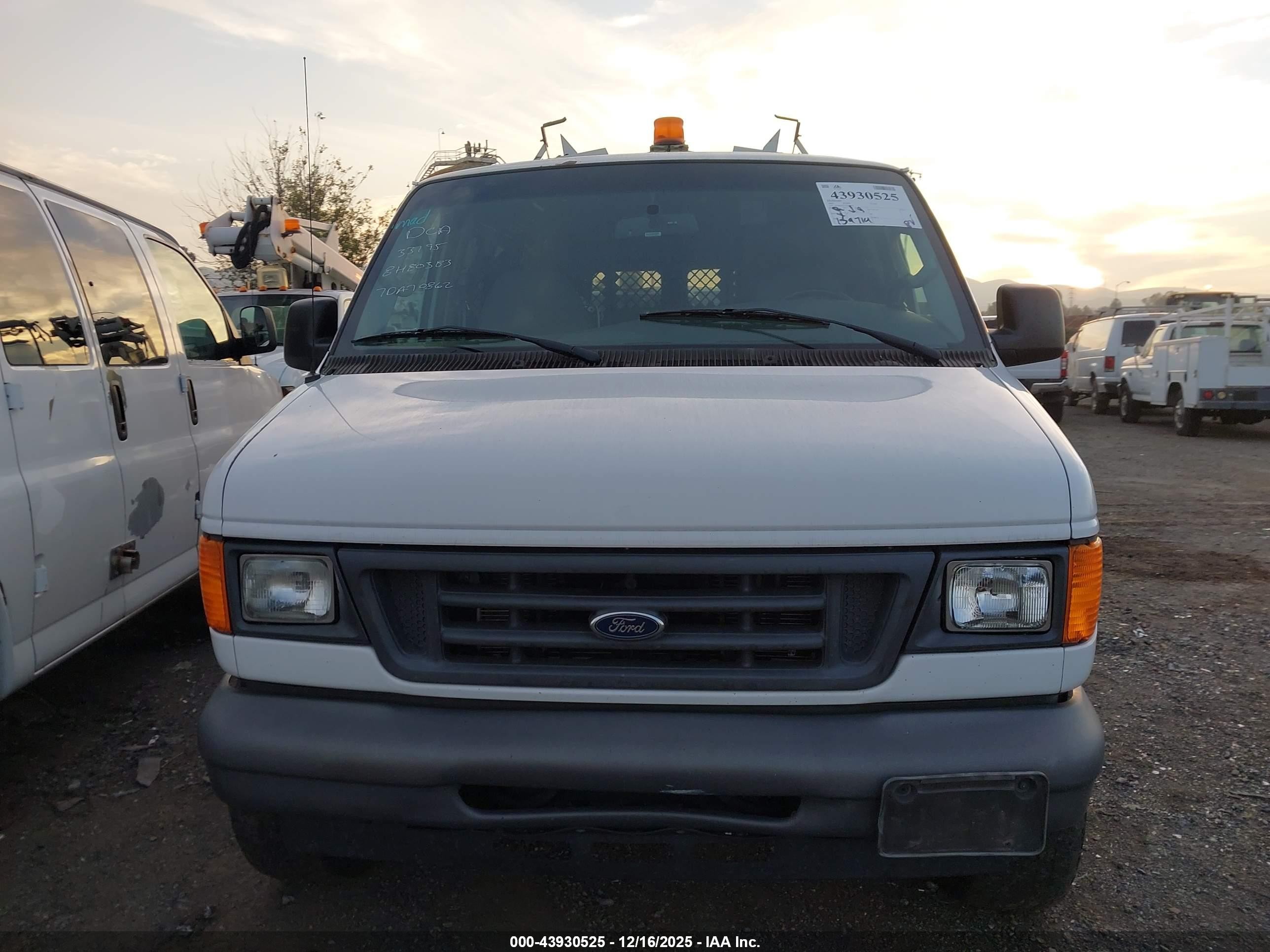 2007 Ford E-250 Commercial/recreational White vin: 1FTNE24L37DA70862