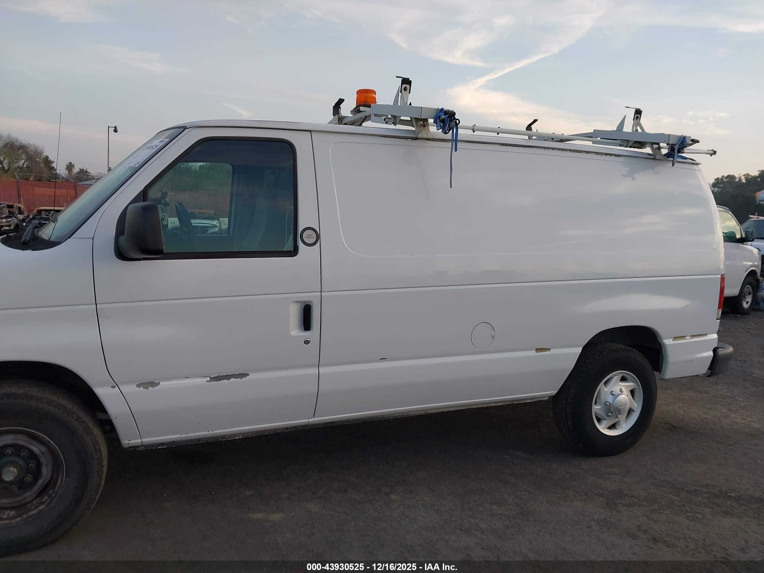2007 Ford E-250 Commercial/recreational White vin: 1FTNE24L37DA70862