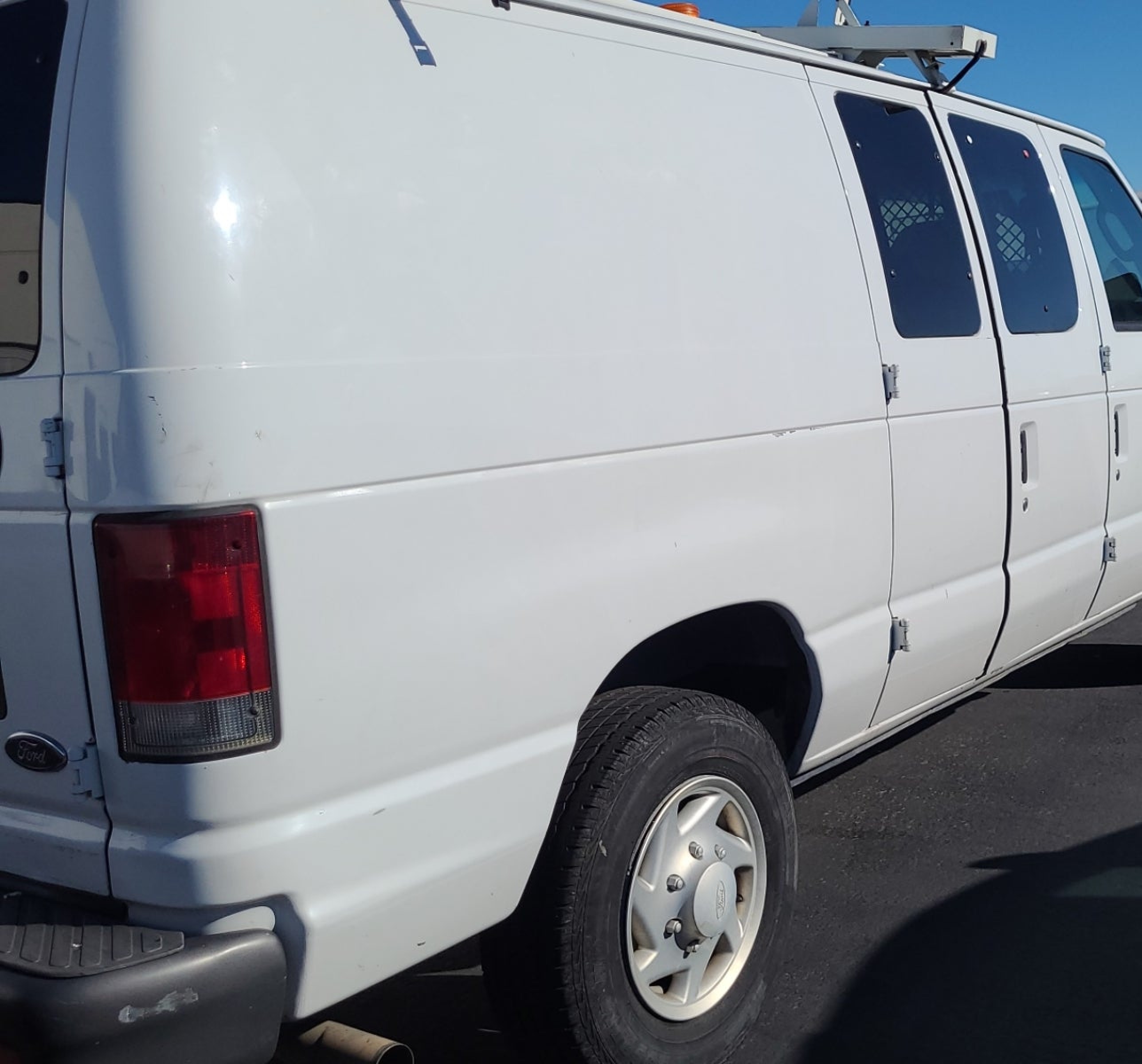2007 Ford Econoline E250 Van vin: 1FTNE24L37DA70876