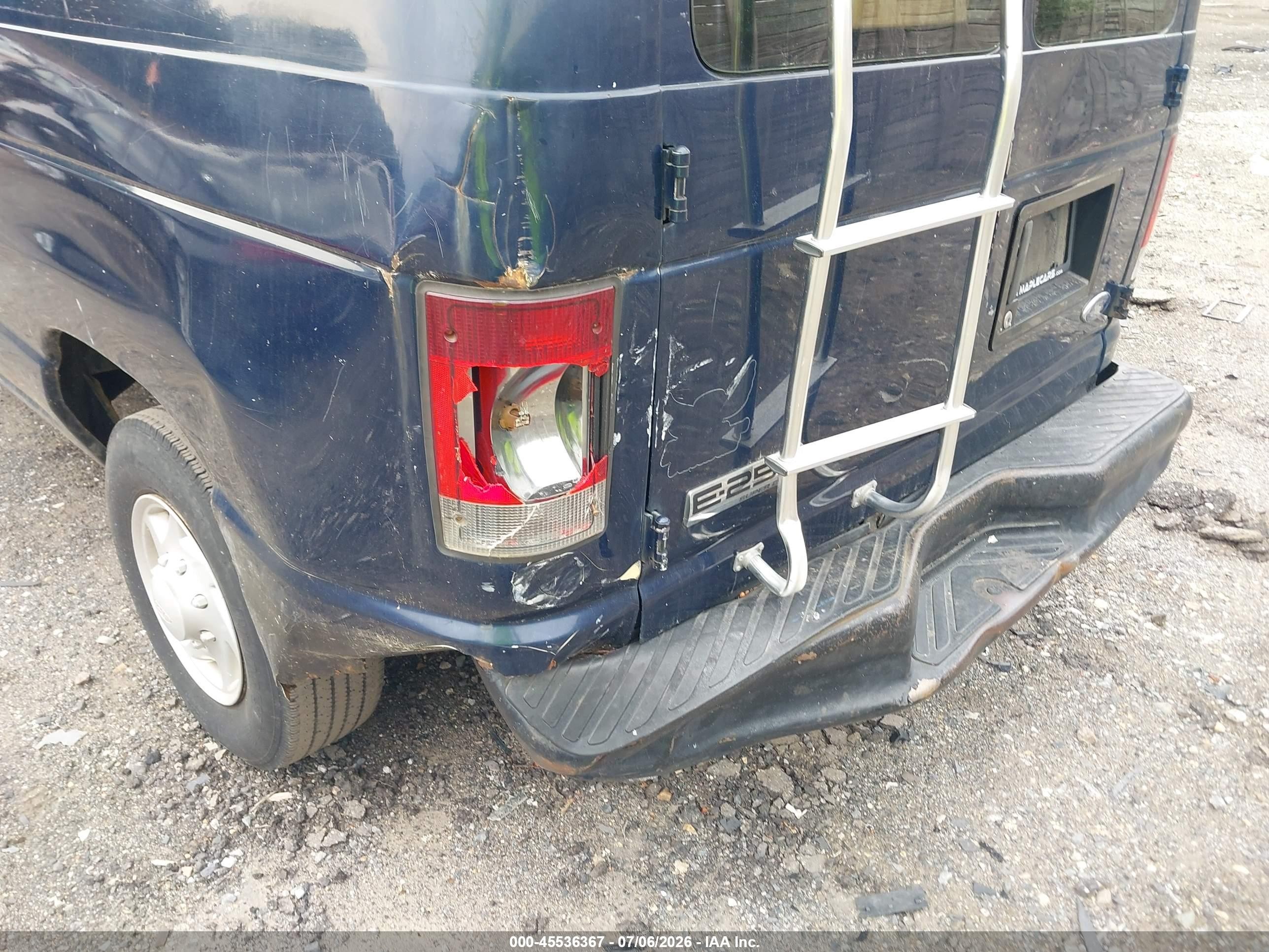 2008 Ford E-250 Commercial Blue vin: 1FTNE24L38DB46517