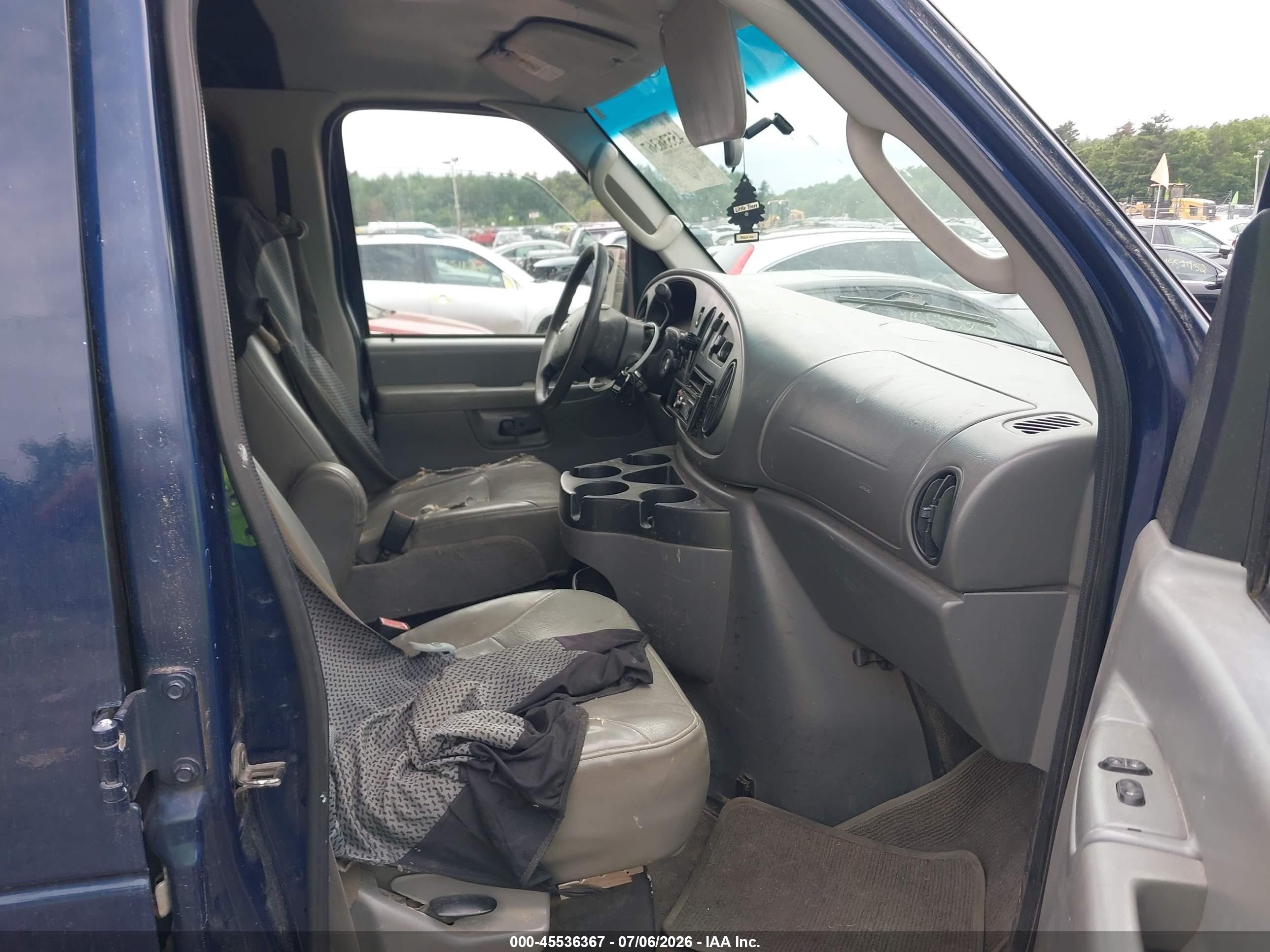 2008 Ford E-250 Commercial Blue vin: 1FTNE24L38DB46517