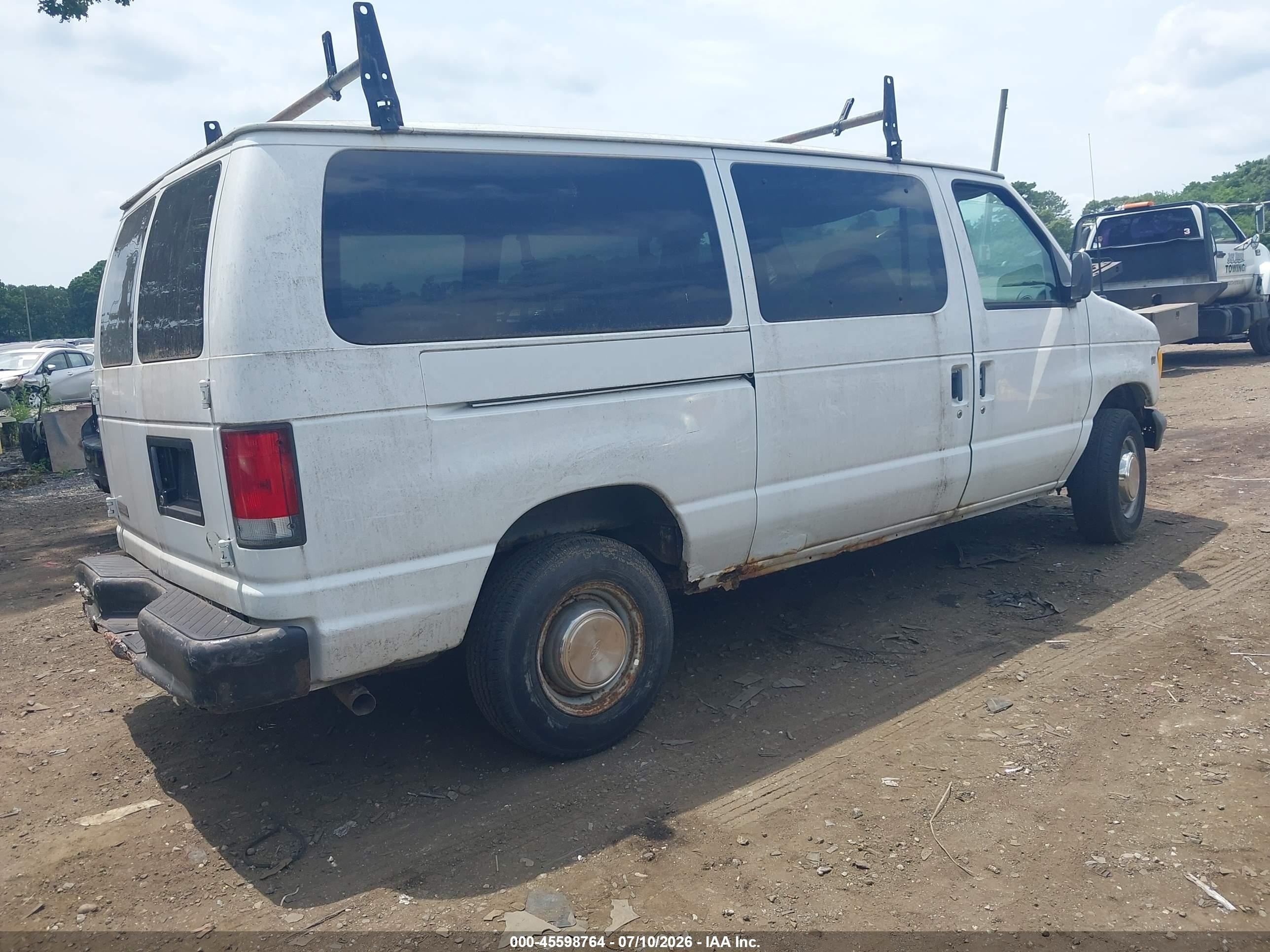 2000 Ford E-250 Commercial/recreational White vin: 1FTNE24L3YHB77162