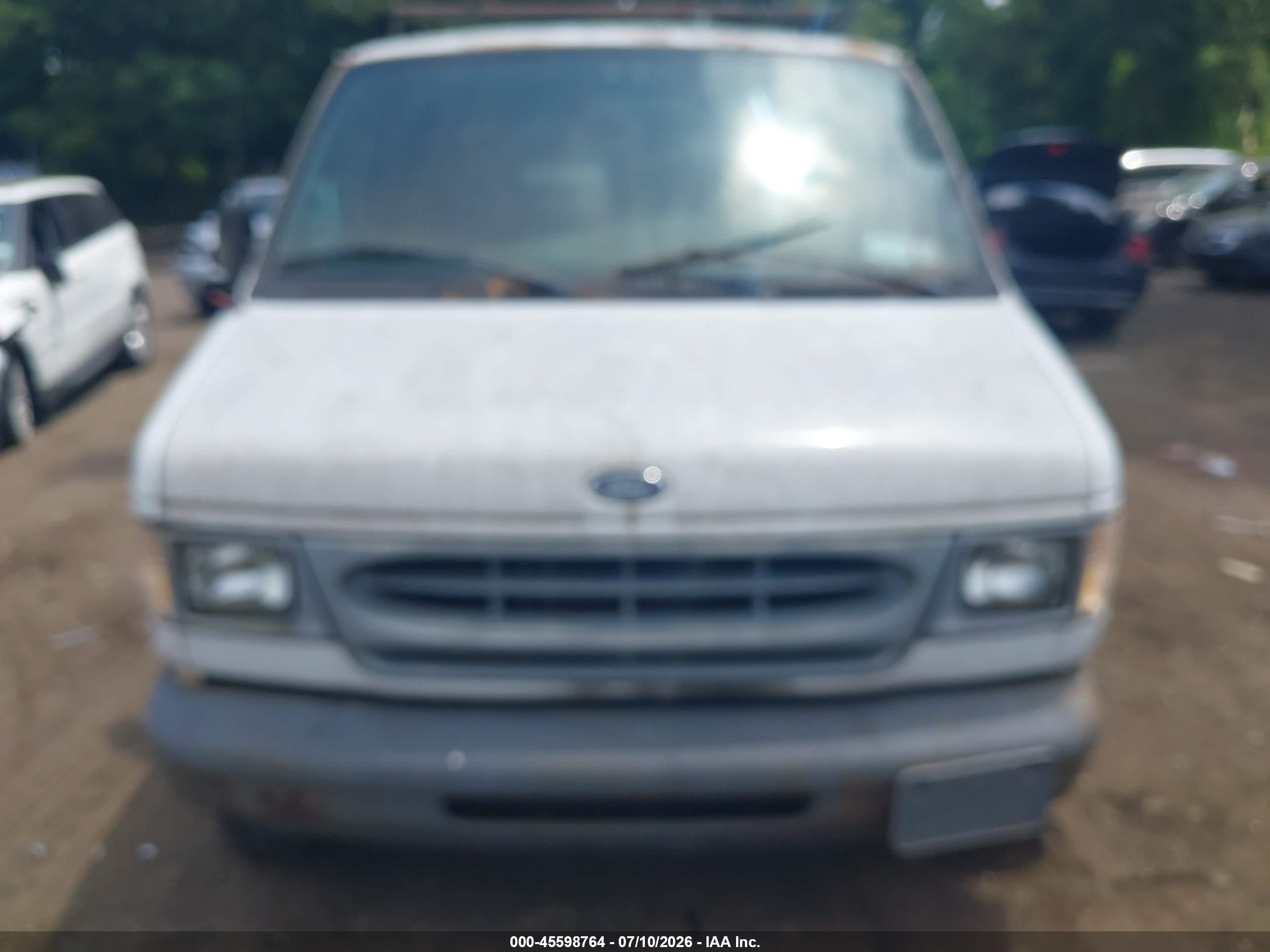 2000 Ford E-250 Commercial/recreational White vin: 1FTNE24L3YHB77162