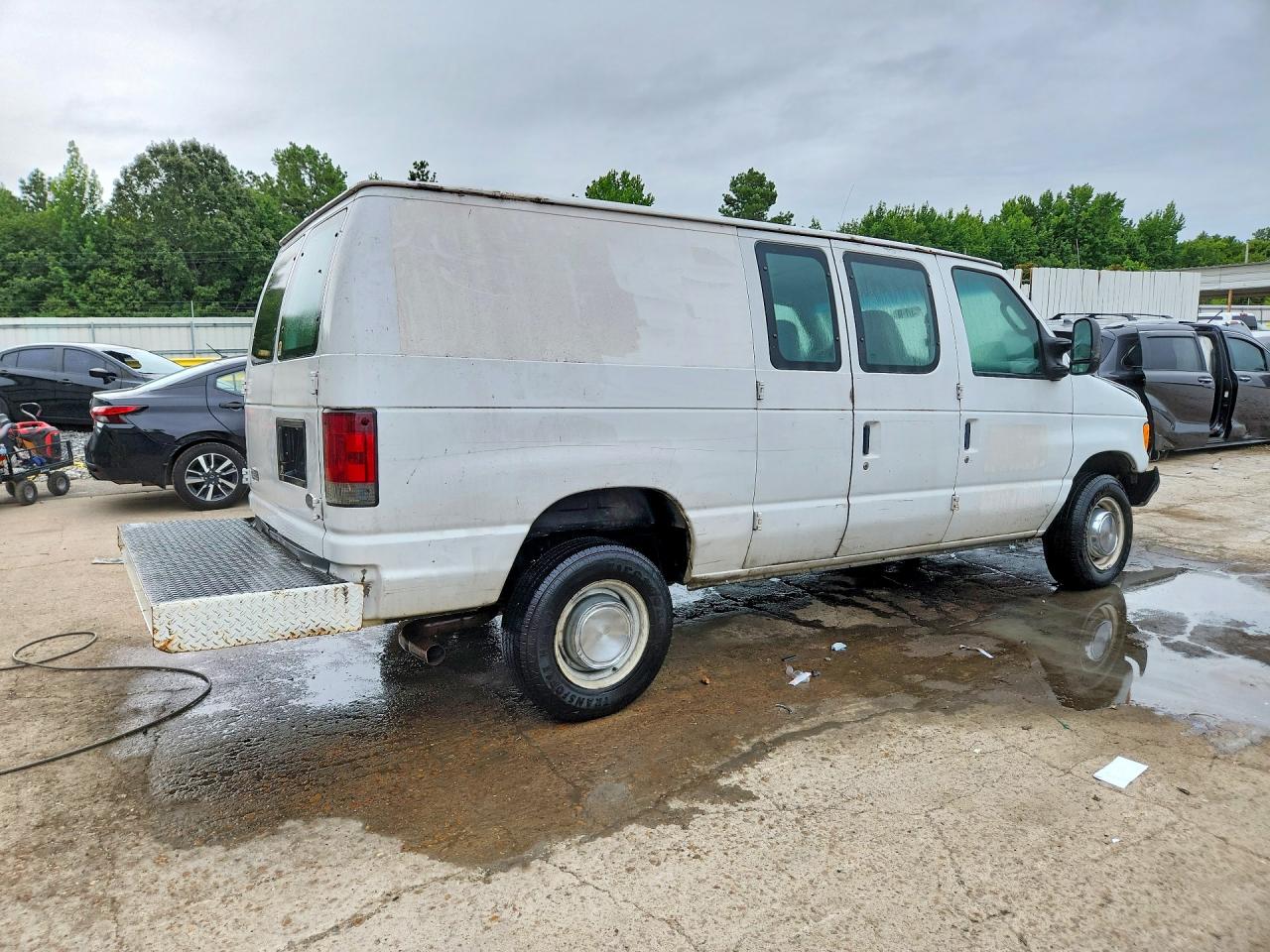 2005 Ford Econoline E250 Van White vin: 1FTNE24L45HA36869