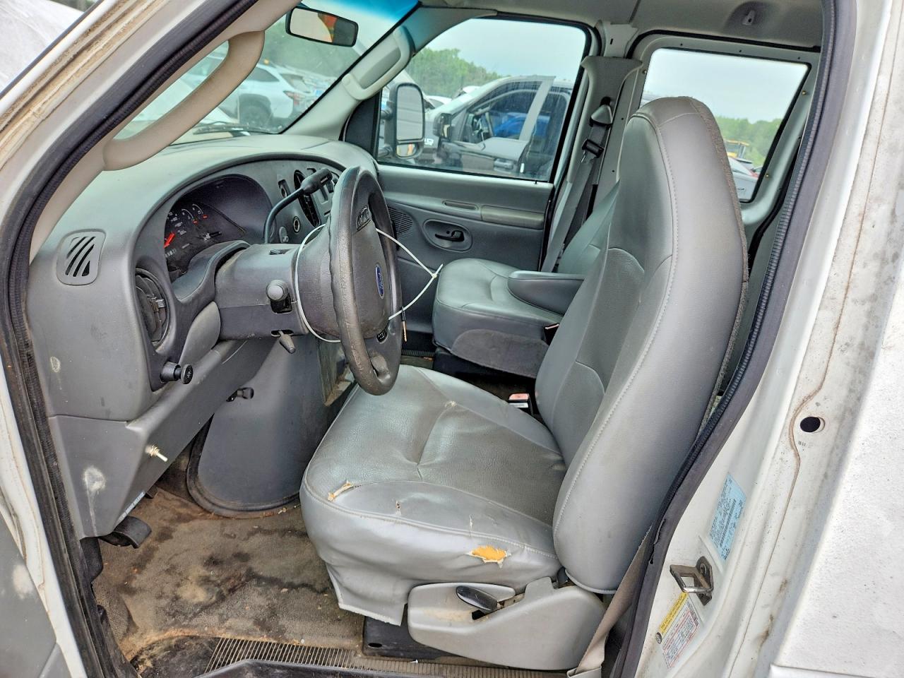 2005 Ford Econoline E250 Van White vin: 1FTNE24L45HA36869