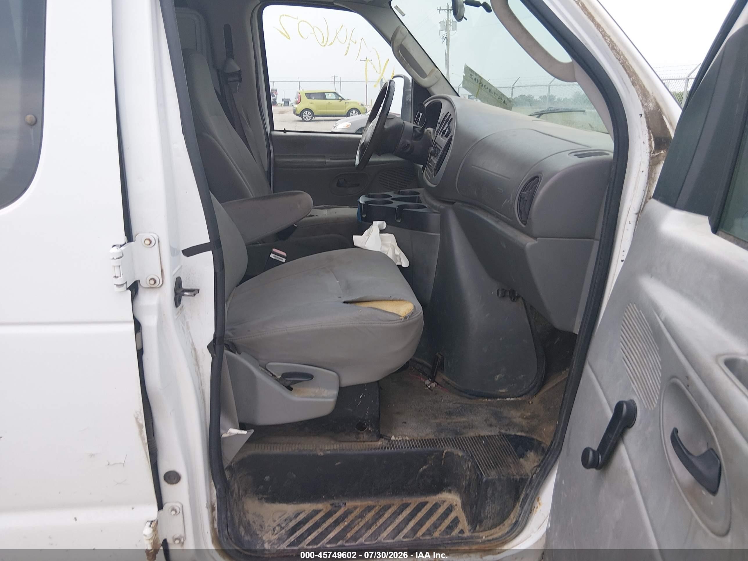 2007 Ford E-250 Commercial/recreational White vin: 1FTNE24L57DA50693