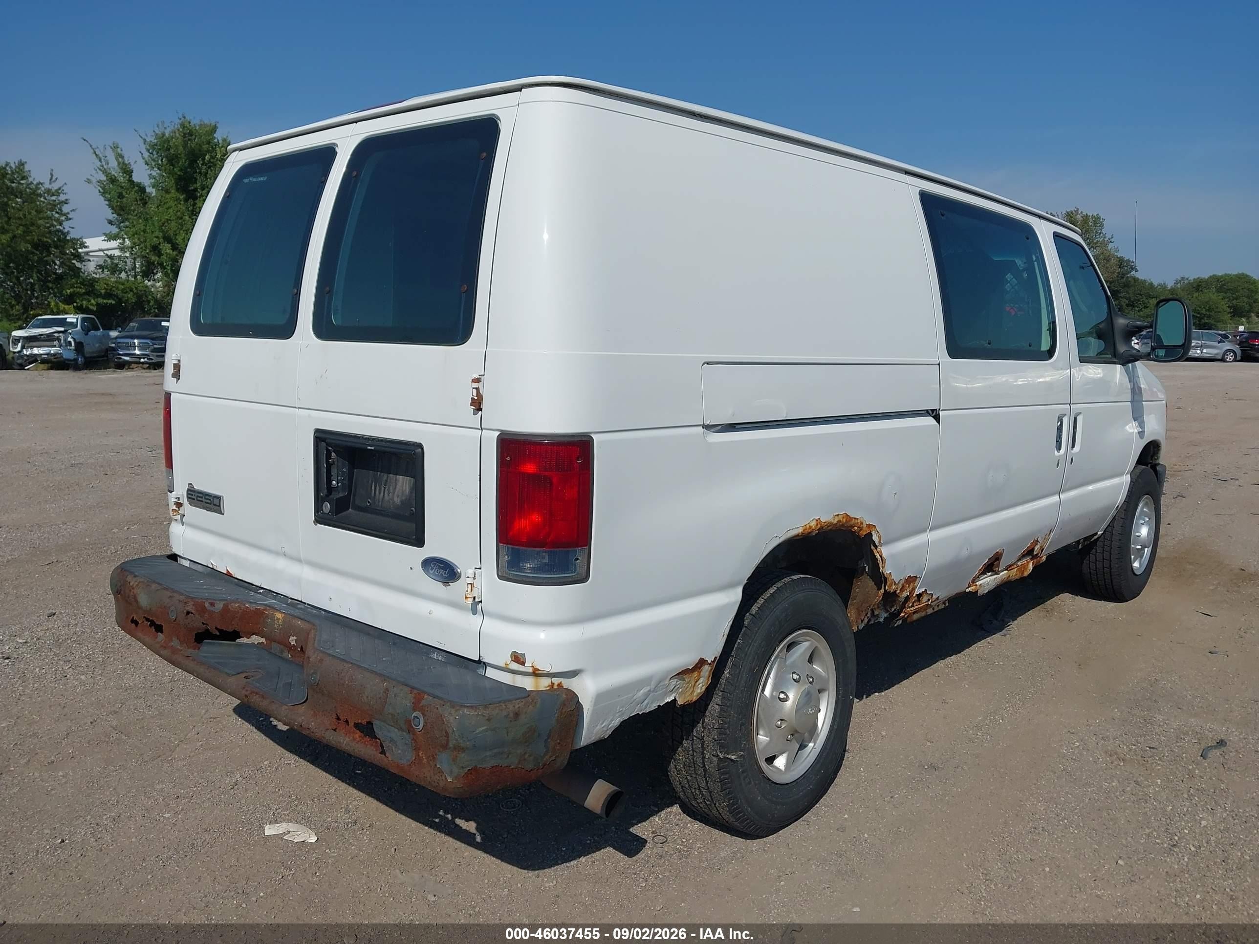 2009 Ford E-250 Commercial/recreational White vin: 1FTNE24L59DA05885