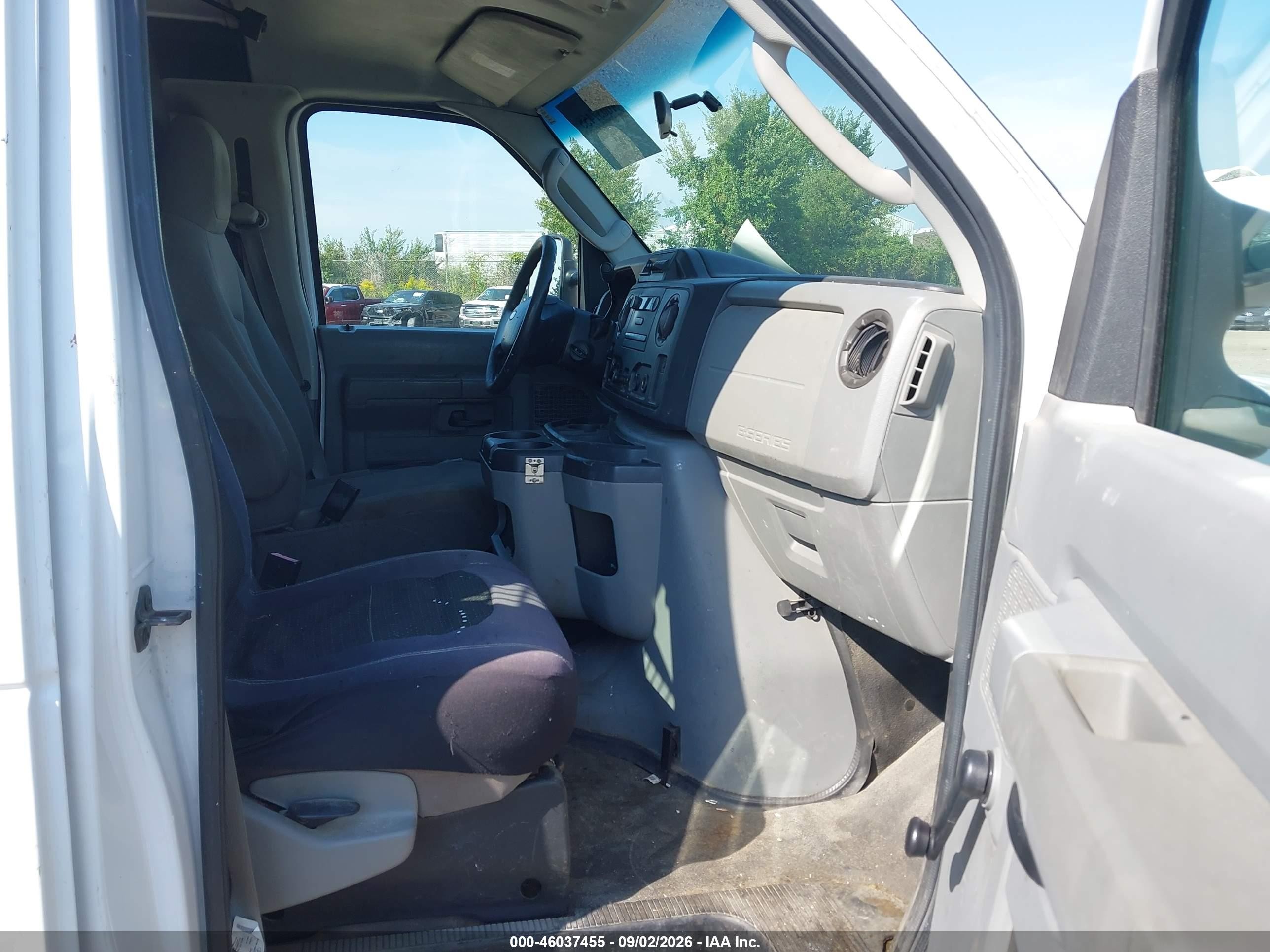 2009 Ford E-250 Commercial/recreational White vin: 1FTNE24L59DA05885