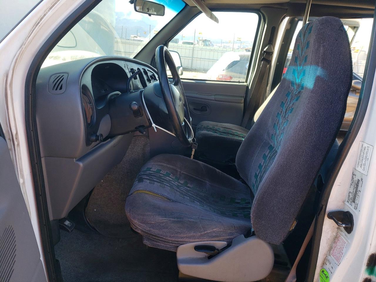 1998 Ford Econoline E250 Van White vin: 1FTNE24L5WHB73059