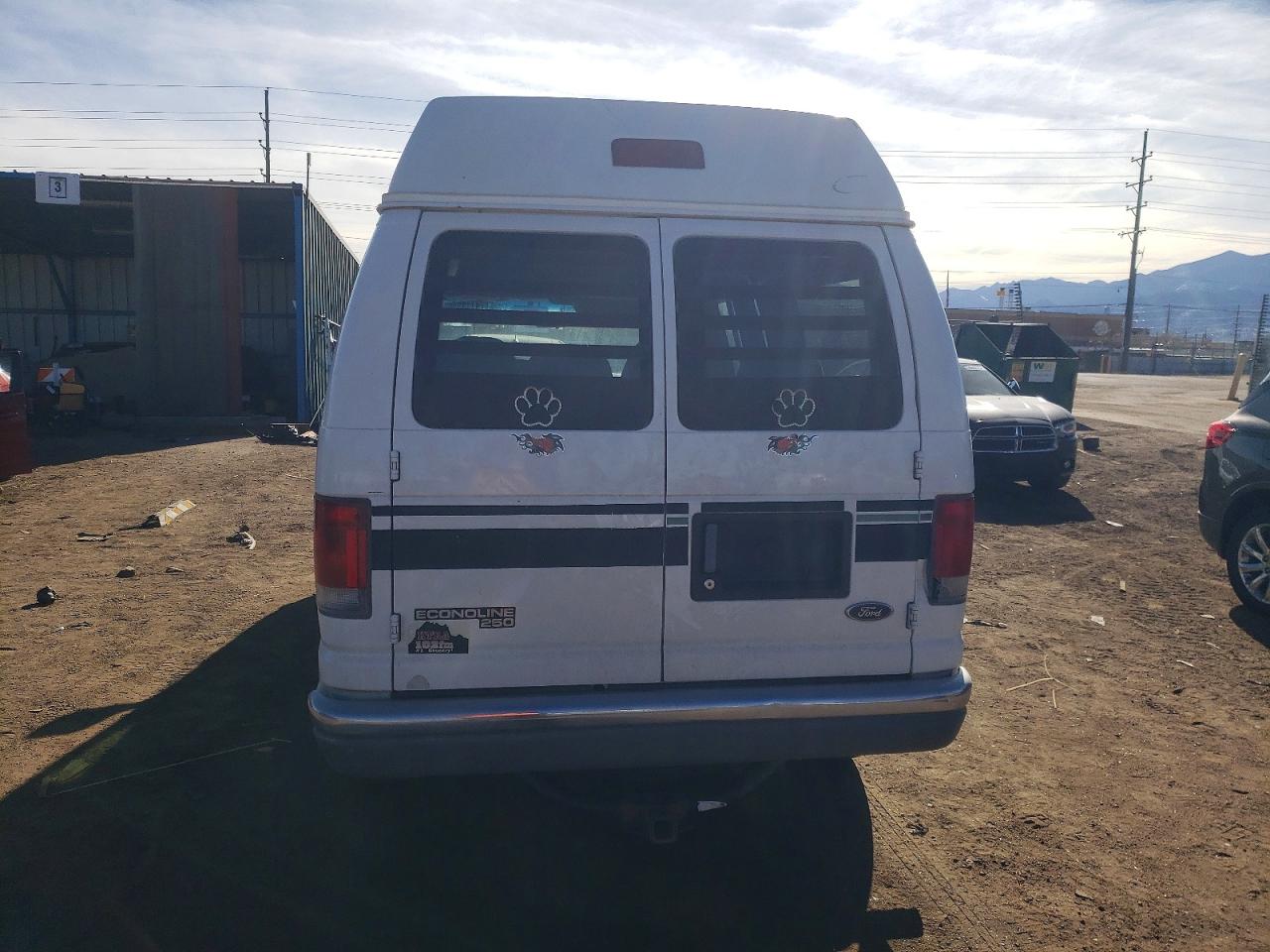1998 Ford Econoline E250 Van White vin: 1FTNE24L5WHB73059