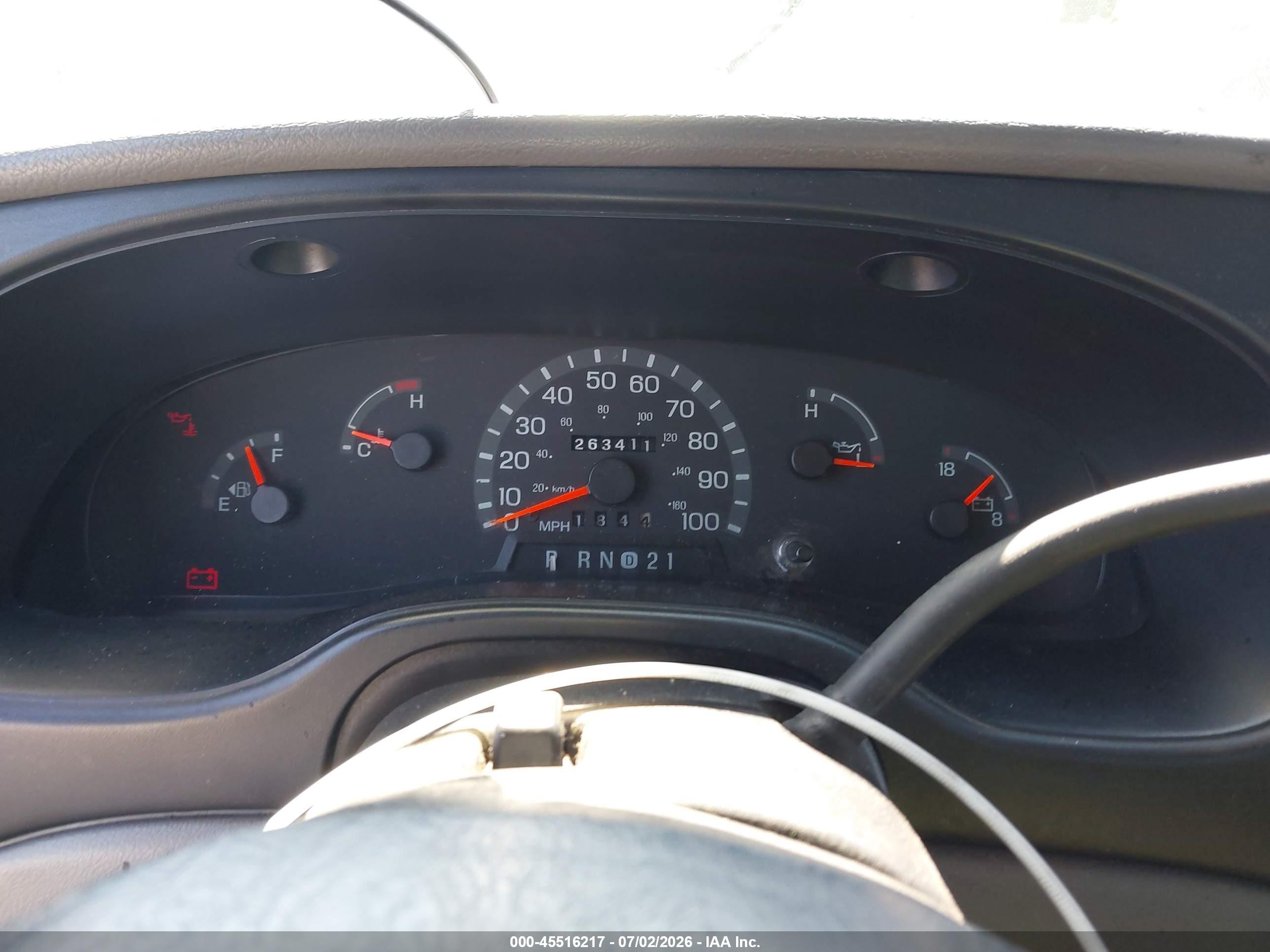 2001 Ford E-250   White vin: 1FTNE24L61HA29075
