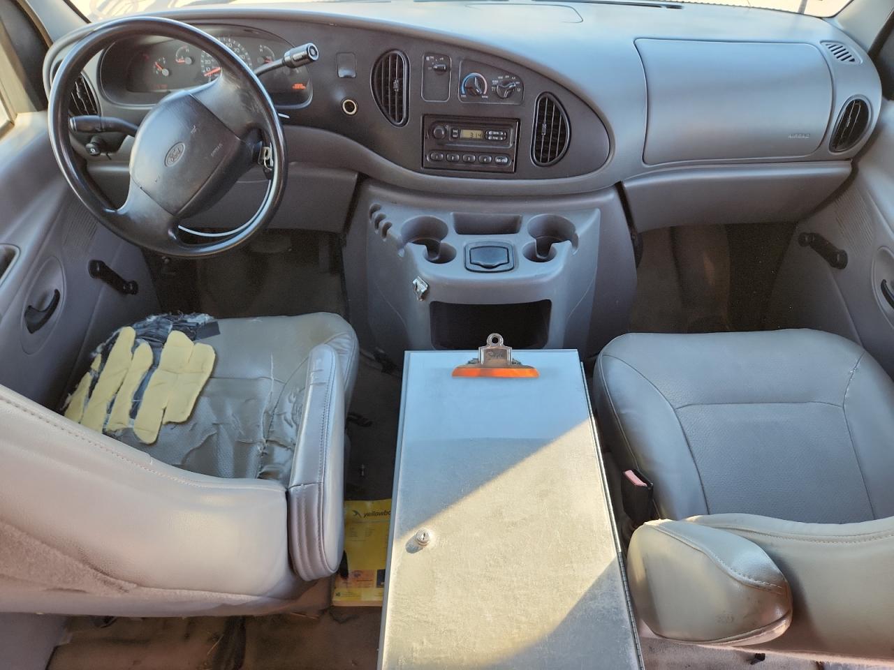 2001 Ford Econoline E250 Van Белый vin: 1FTNE24L61HB03675