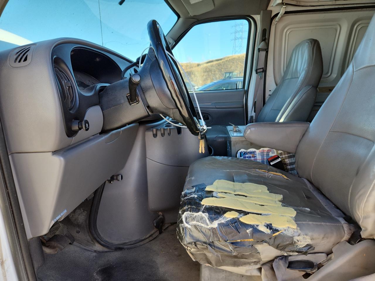 2001 Ford Econoline E250 Van Белый vin: 1FTNE24L61HB03675